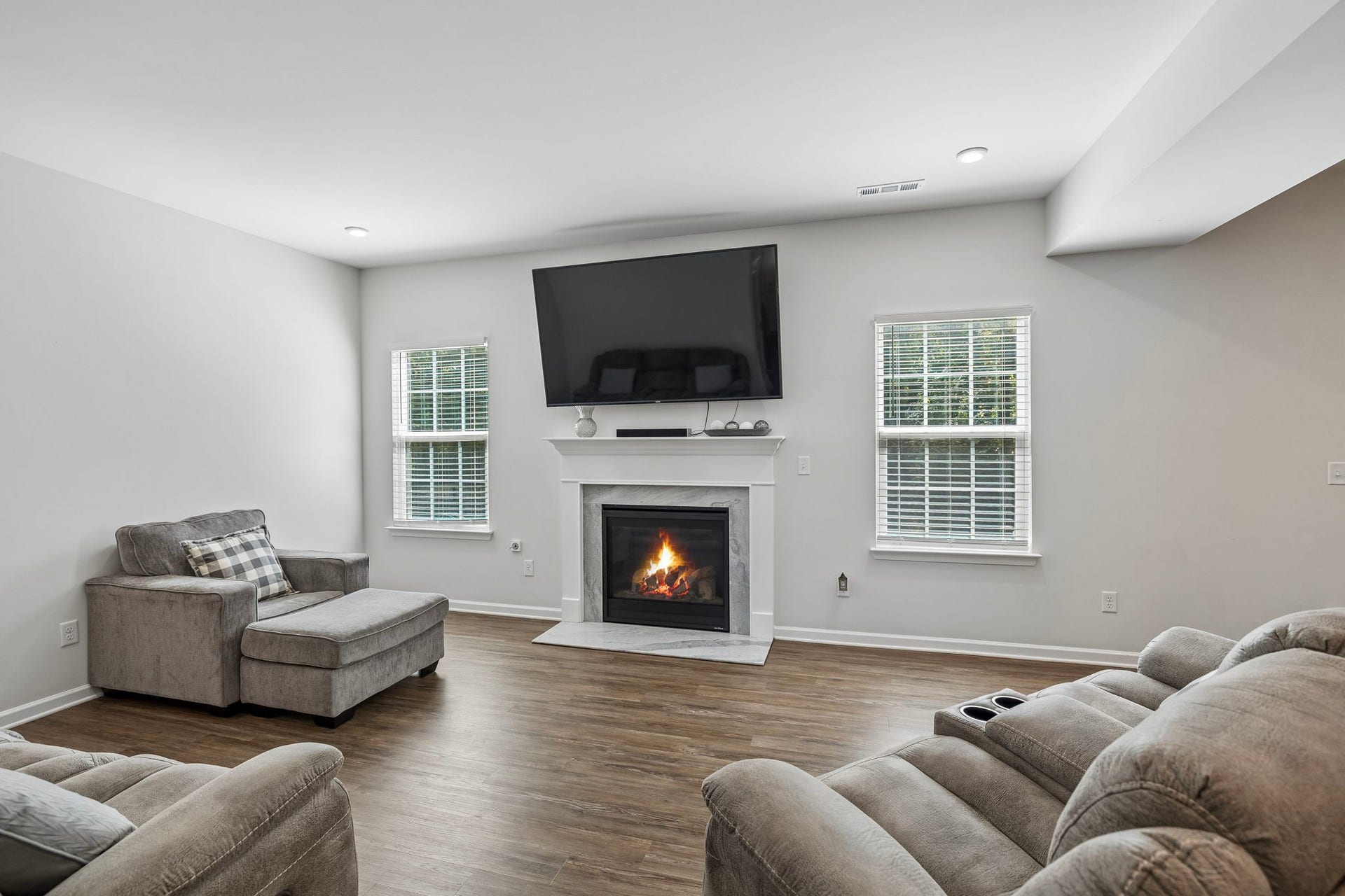 2572 Grove Park Way, Columbia, TN 38401 2572 Grove Park Way, Columbia, TN 38401