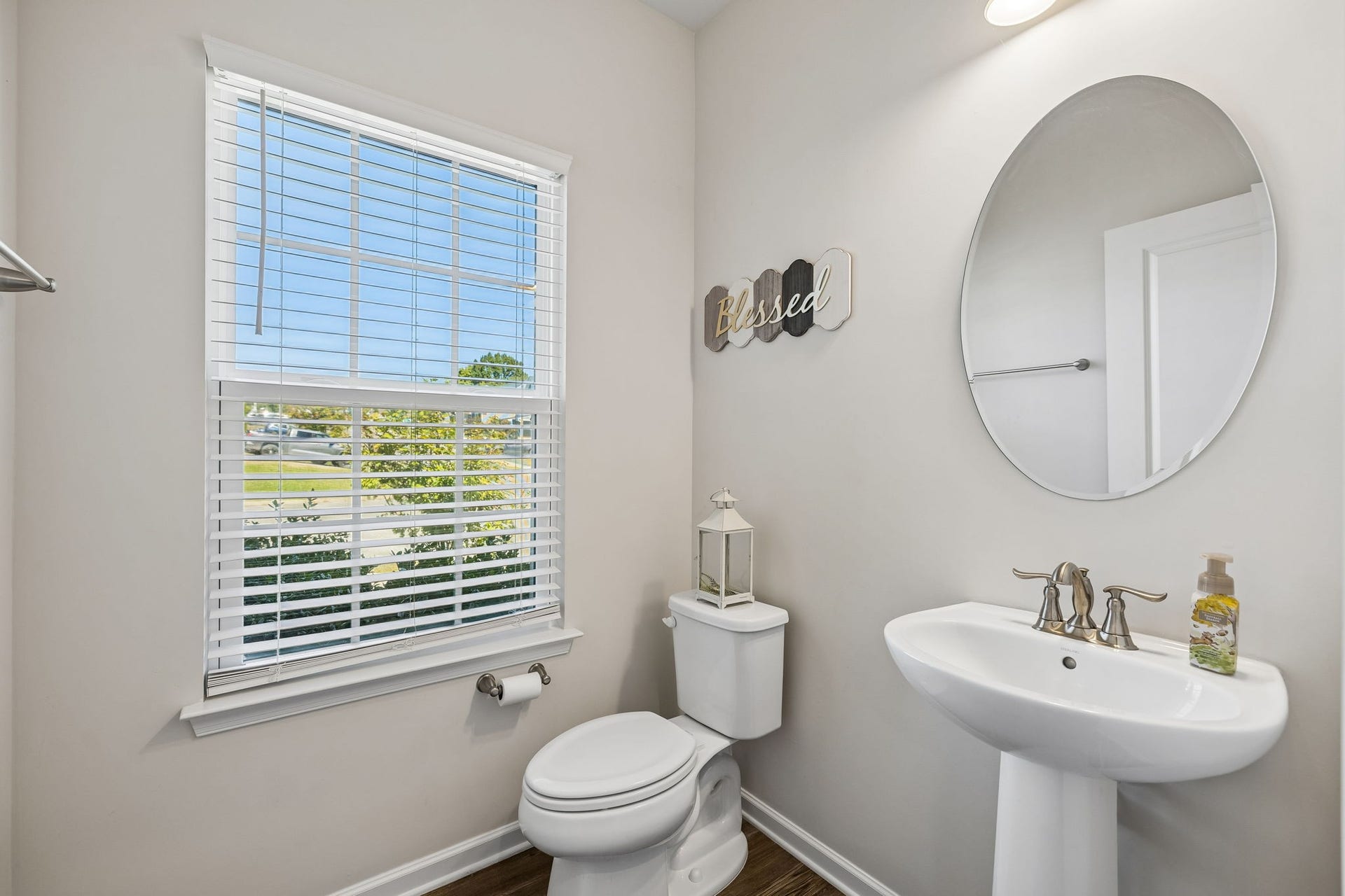 2572 Grove Park Way, Columbia, TN 38401 Half bath/main level