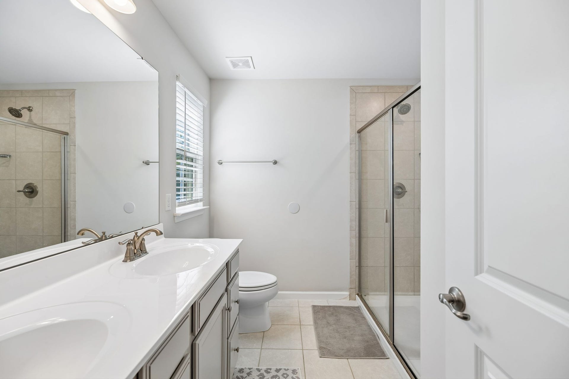 2572 Grove Park Way, Columbia, TN 38401 2572 Grove Park Way, Columbia, TN 38401