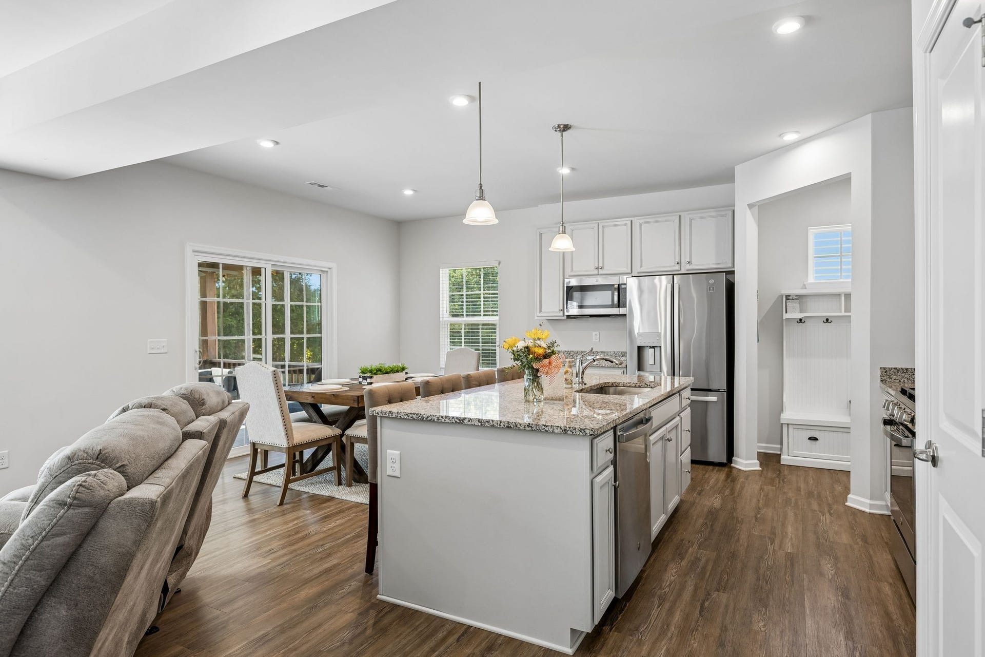 2572 Grove Park Way, Columbia, TN 38401 2572 Grove Park Way, Columbia, TN 38401