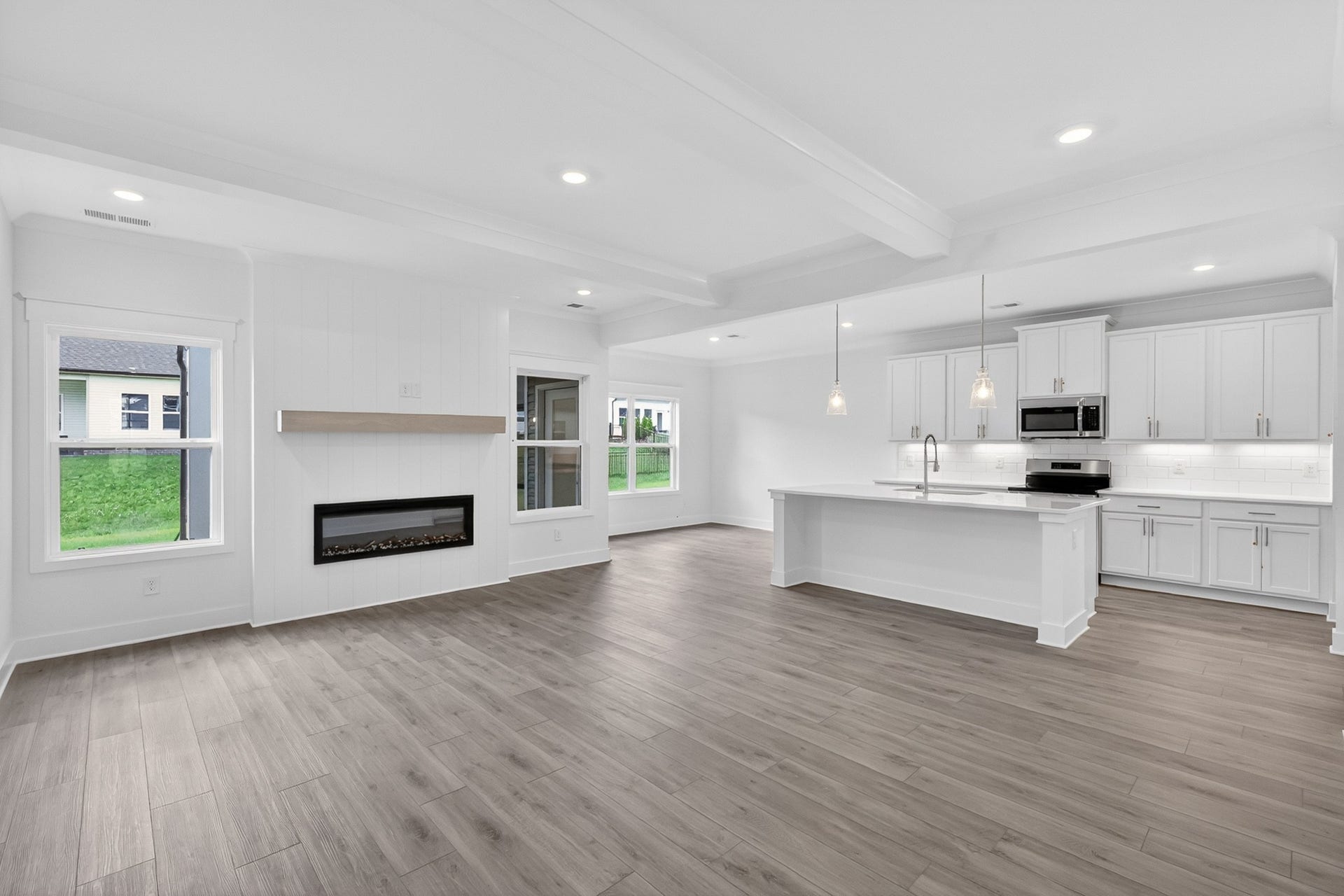 233 Hampshire Way, White House, TN 37188 ***Photos are of a model home and may not match subject property***