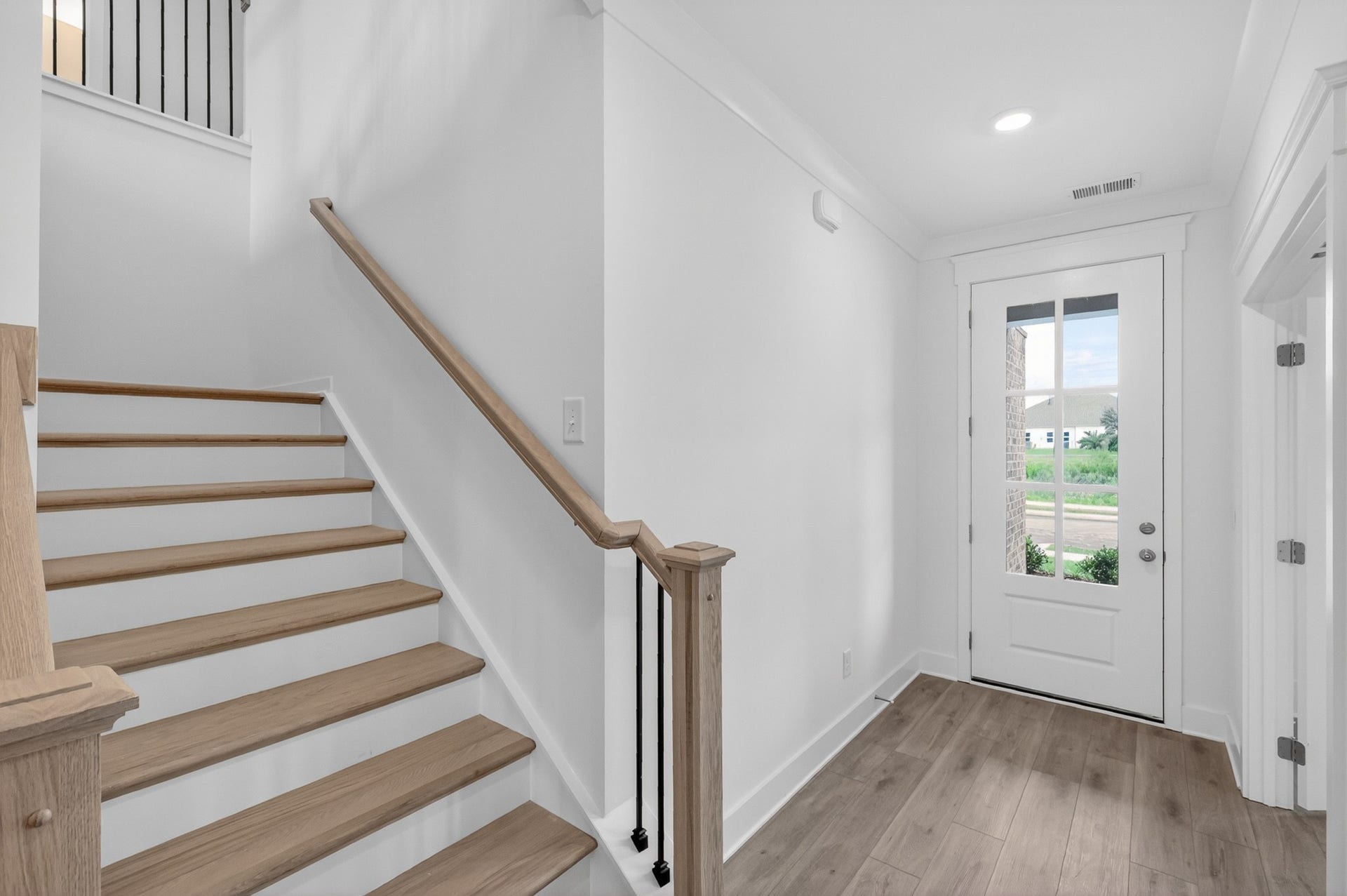 233 Hampshire Way, White House, TN 37188 ***Photos are of a model home and may not match subject property***