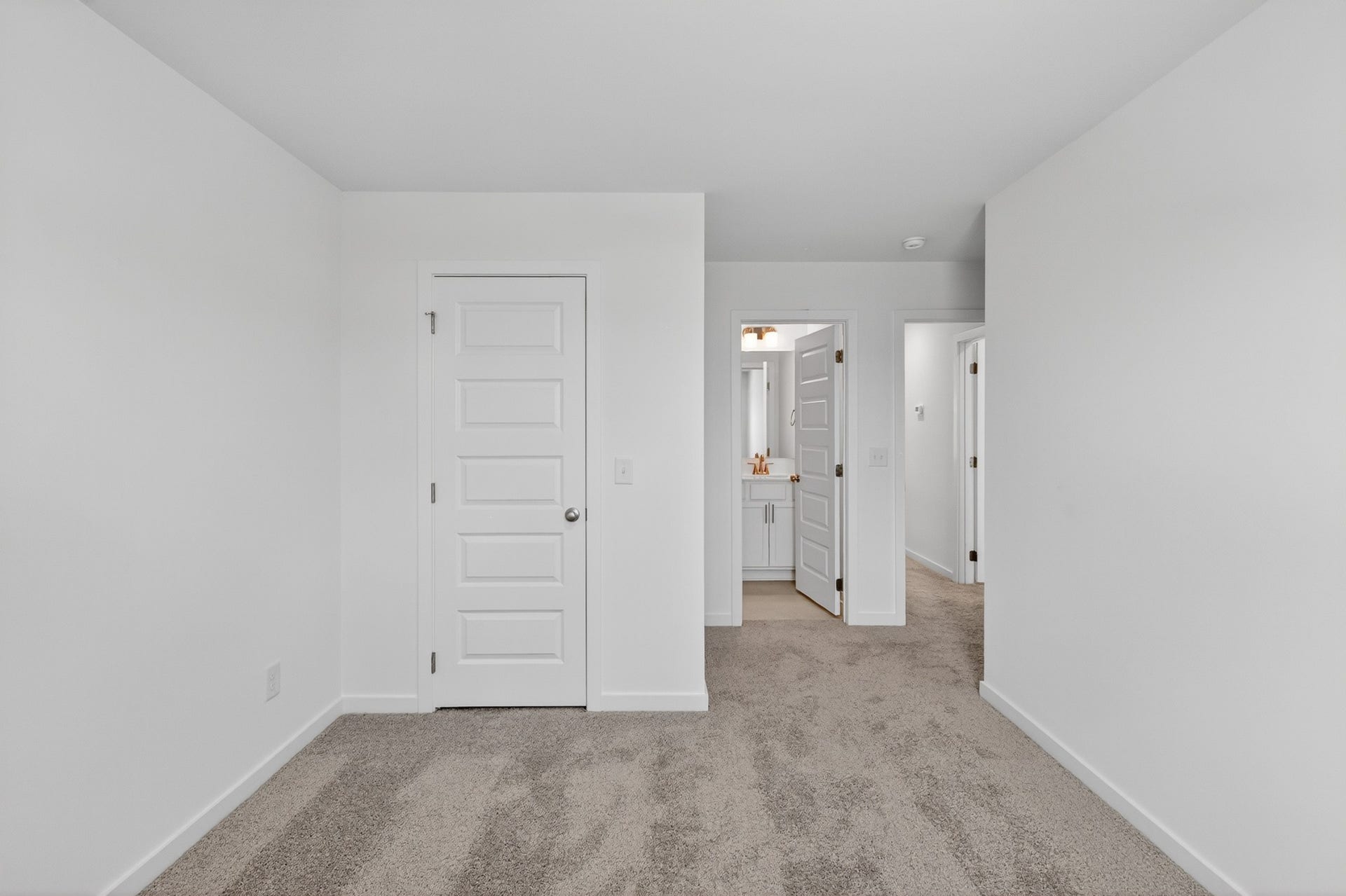 233 Hampshire Way, White House, TN 37188 ***Photos are of a model home and may not match subject property***
