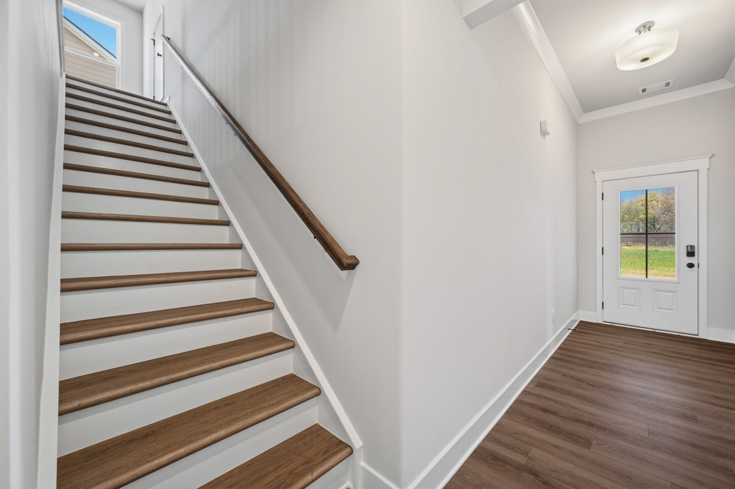 236 Hampshire Way, White House, TN 37188 ***Example of model home and selections/finishes will vary per home***