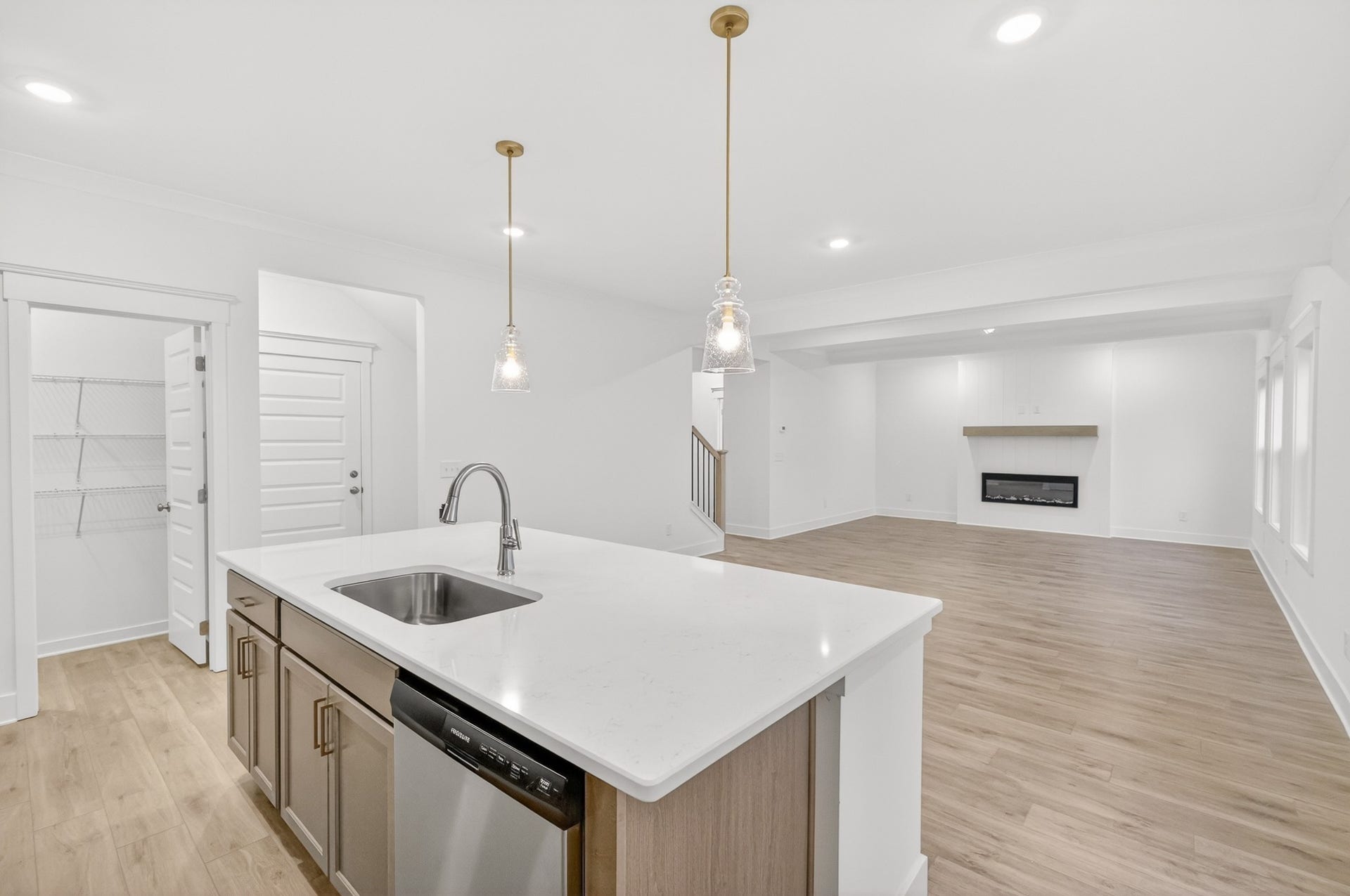 232 Hampshire Way, White House, TN 37188 ***Example of model home and selections/finishes will vary per home***
