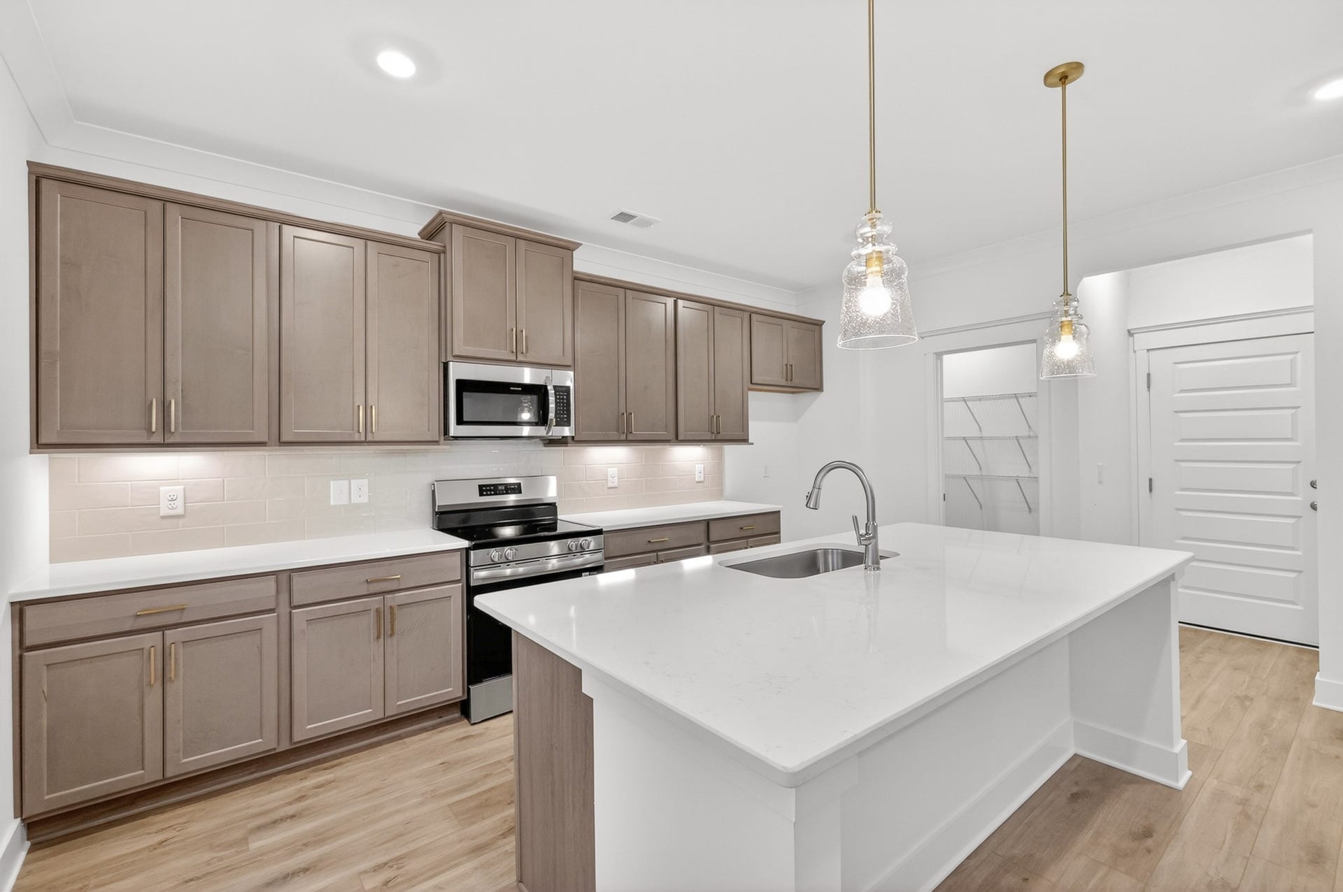 232 Hampshire Way, White House, TN 37188 ***Example of model home and selections/finishes will vary per home***