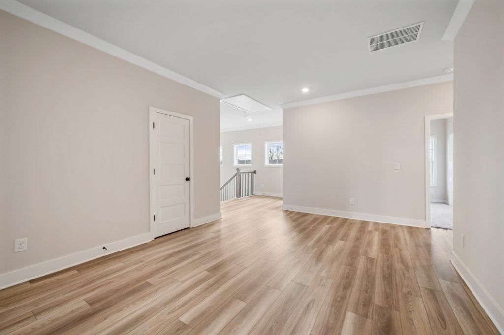 225 Hampshire Way, White House, TN 37188 **Photos are of model home and selections will vary at subject property**