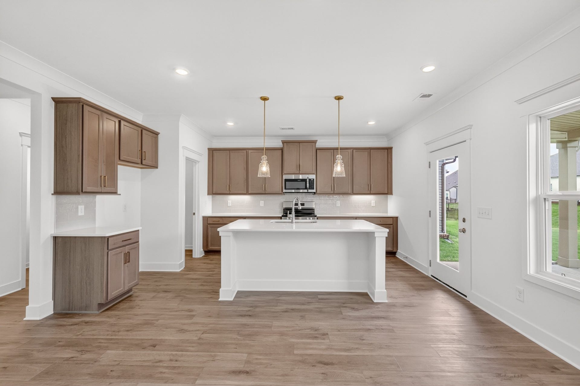 237 Hampshire Way, White House, TN 37188 ***Example of model home and selections/finishes will vary per home***