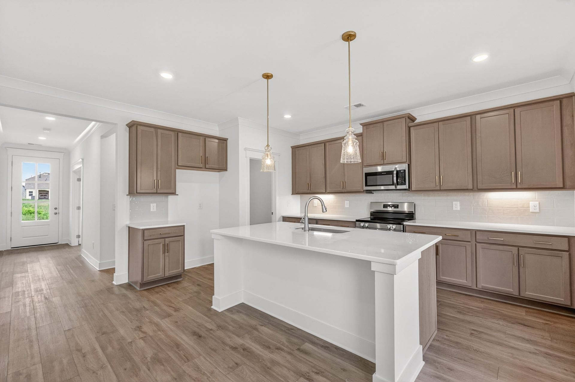 237 Hampshire Way, White House, TN 37188 ***Example of model home and selections/finishes will vary per home***