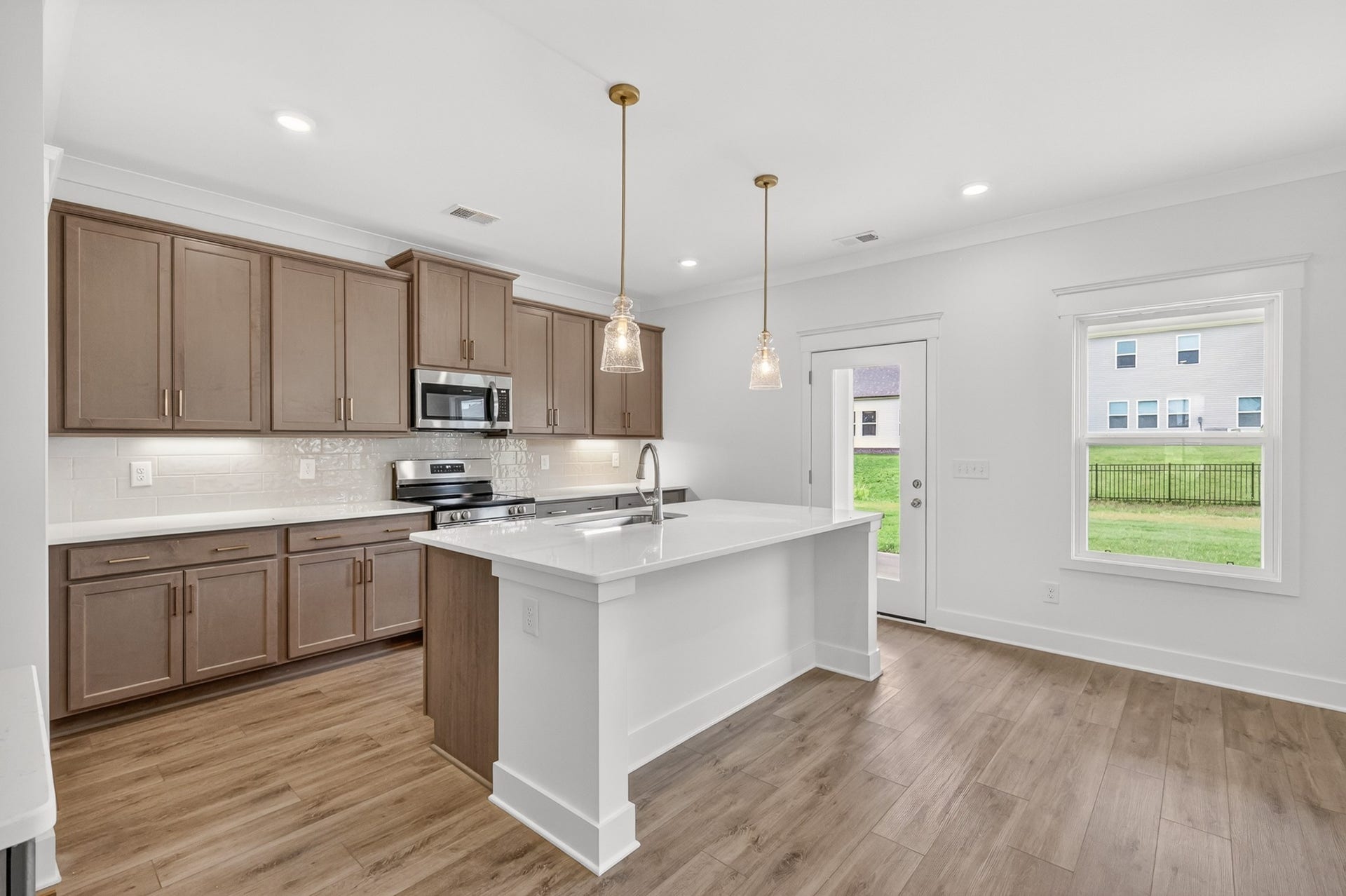 237 Hampshire Way, White House, TN 37188 ***Example of model home and selections/finishes will vary per home***