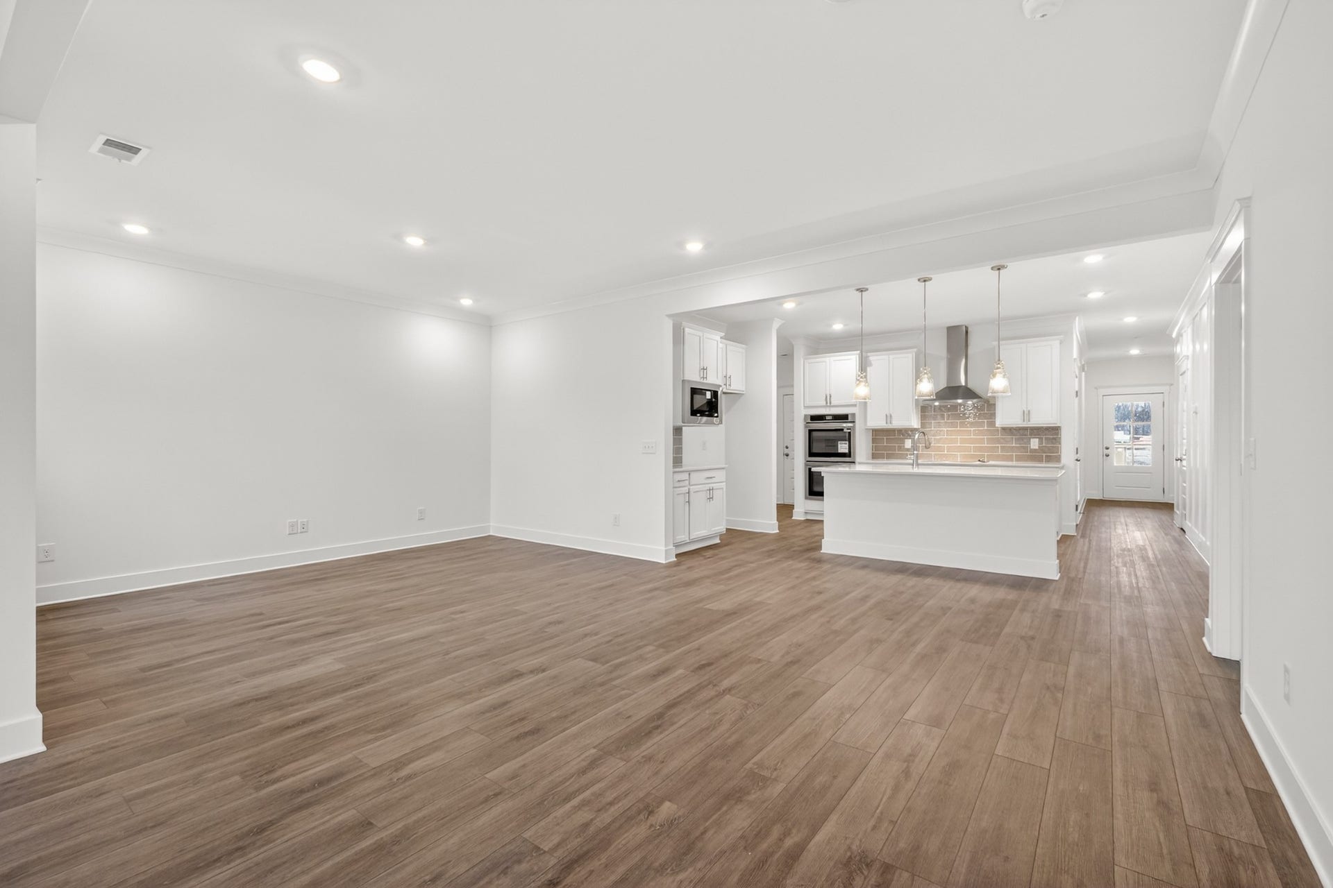 441 Charlie Place, White House, TN 37188 *Photos are of a model home and may not fully represent selections and features of the subject property.