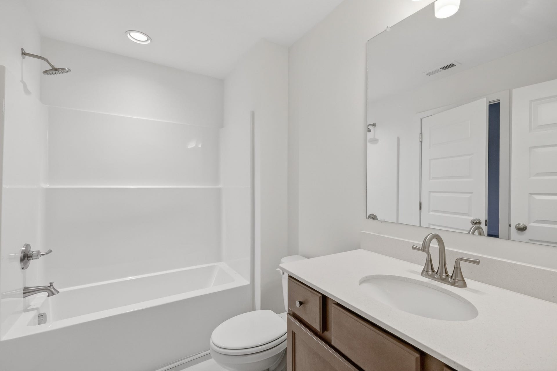 221 Hampshire Way, White House, TN 37188 ***Example of model home and selections/finishes will vary per home***