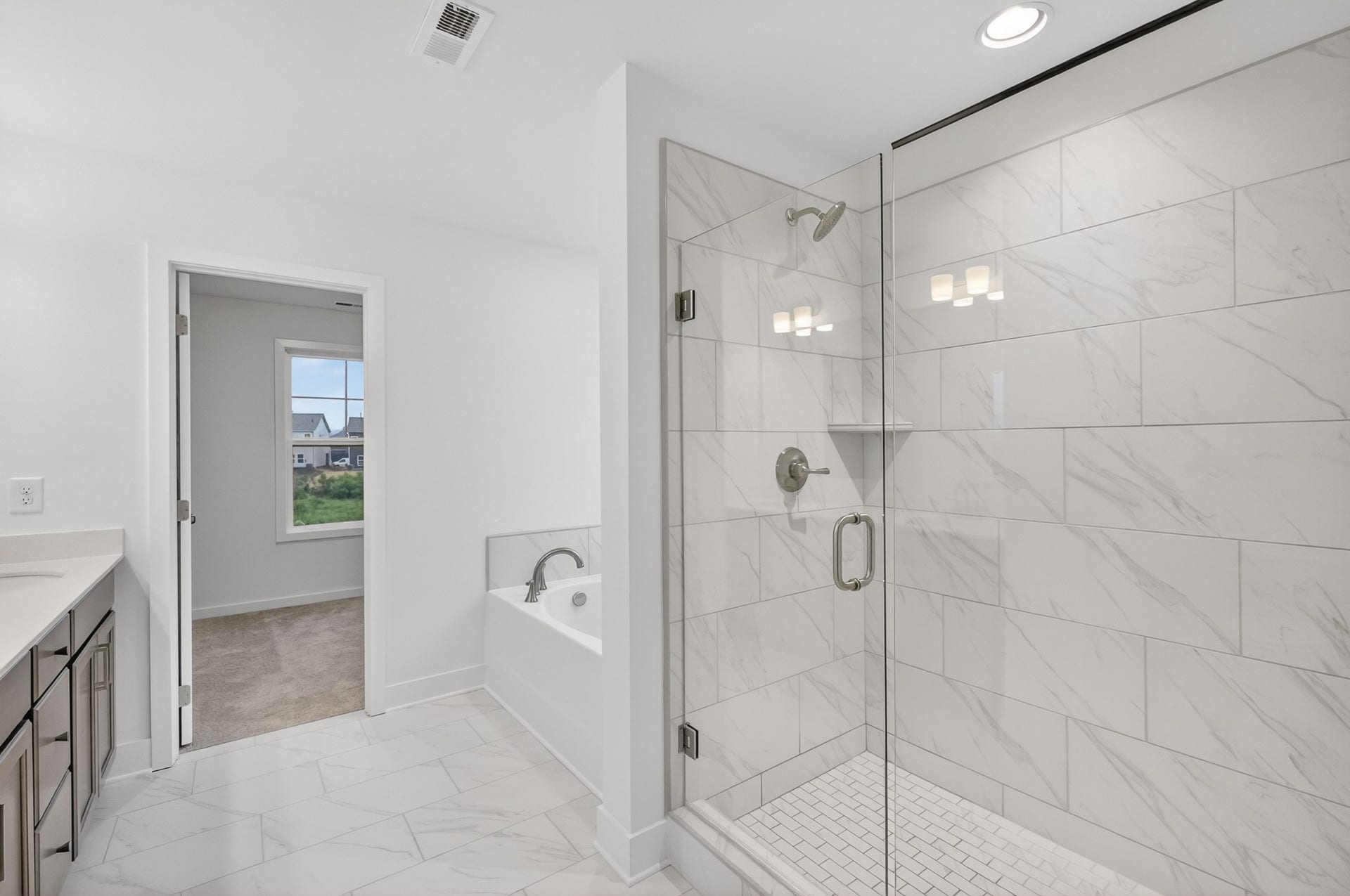 221 Hampshire Way, White House, TN 37188 ***Example of model home and selections/finishes will vary per home***