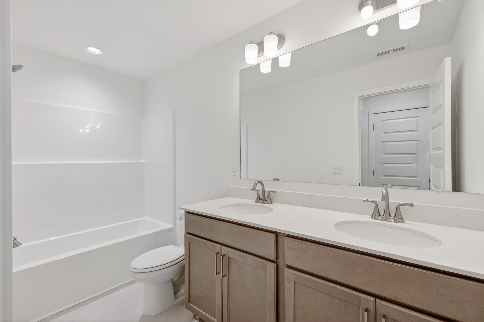 221 Hampshire Way, White House, TN 37188 ***Example of model home and selections/finishes will vary per home***