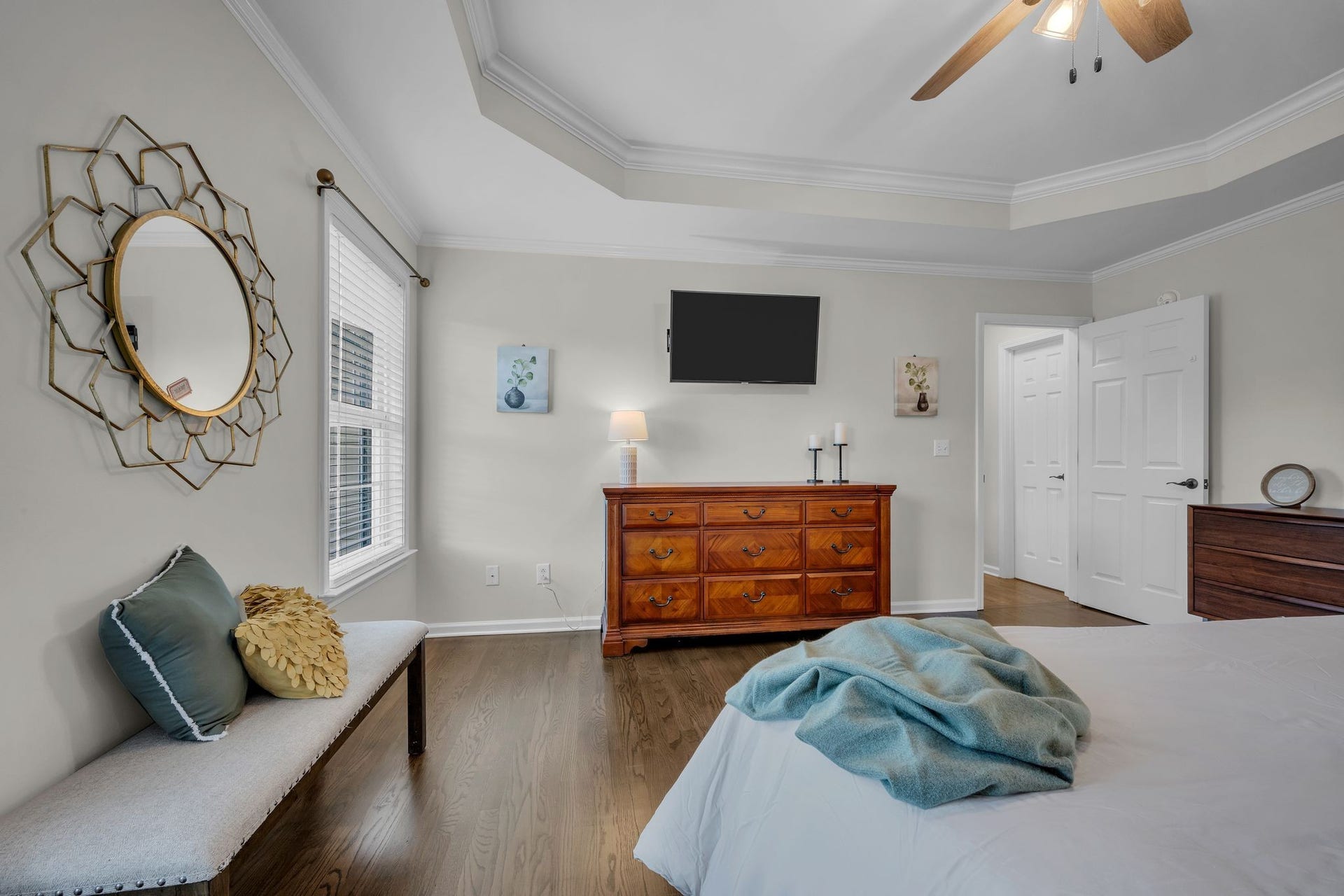 170 Lena Loop, Burns, TN 37029 Primary bedroom with trey ceilings