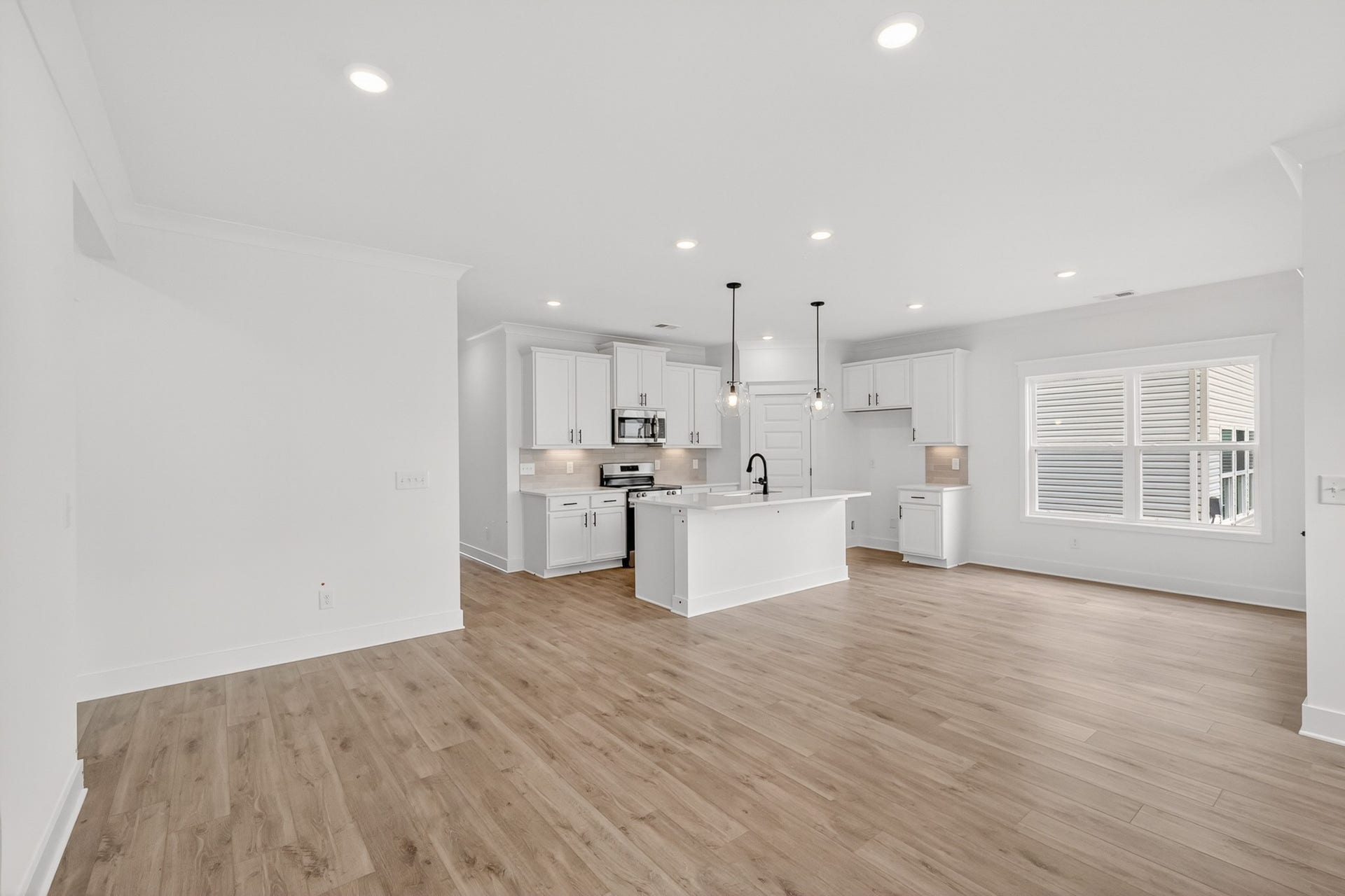 1479 Charlie Place, White House, TN 37188 **Model home photos and actual home selections will vary**