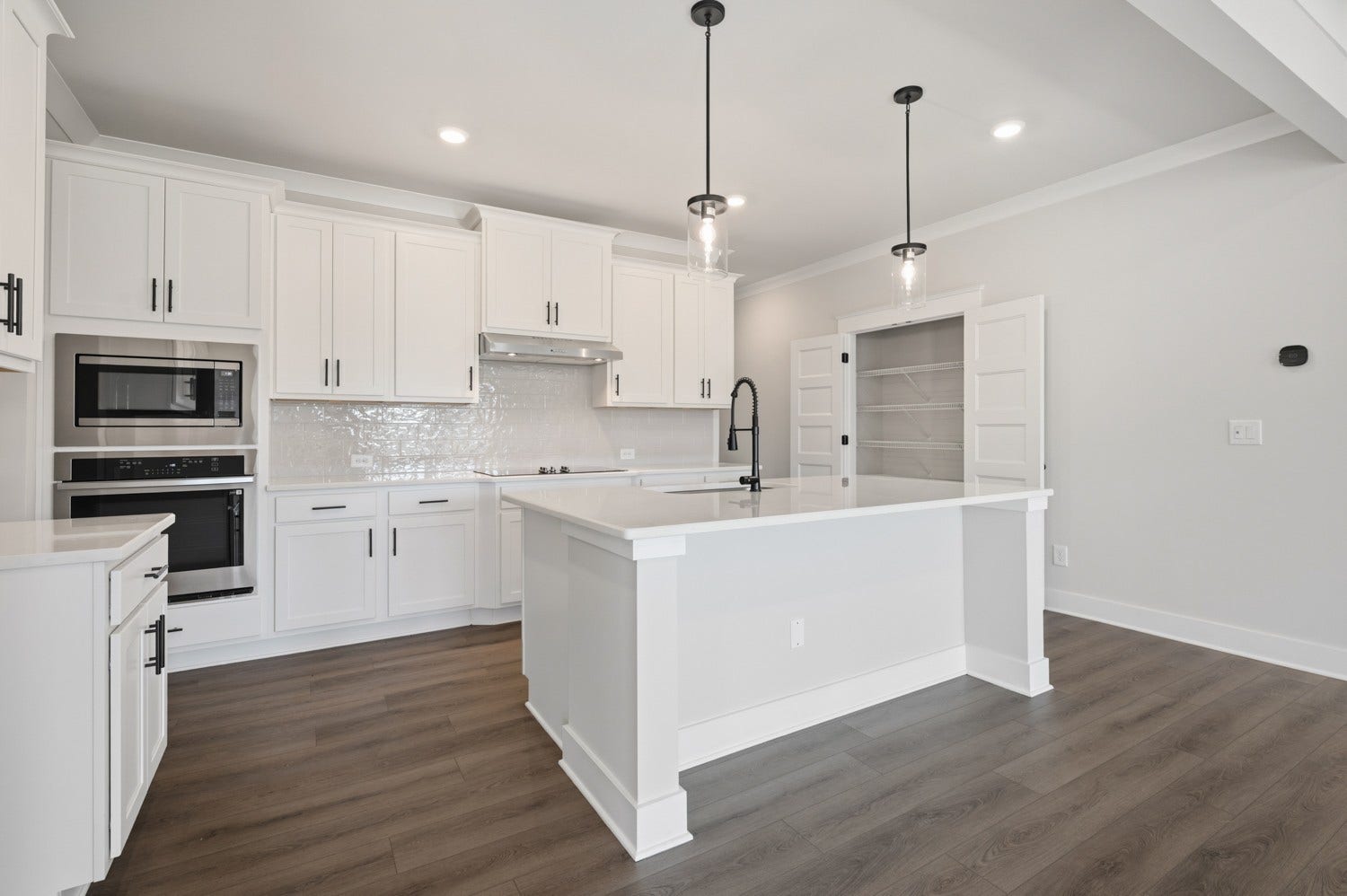 1688 Charlie Place, White House, TN 37188 ***Example of model home and selections/finishes will vary per home***