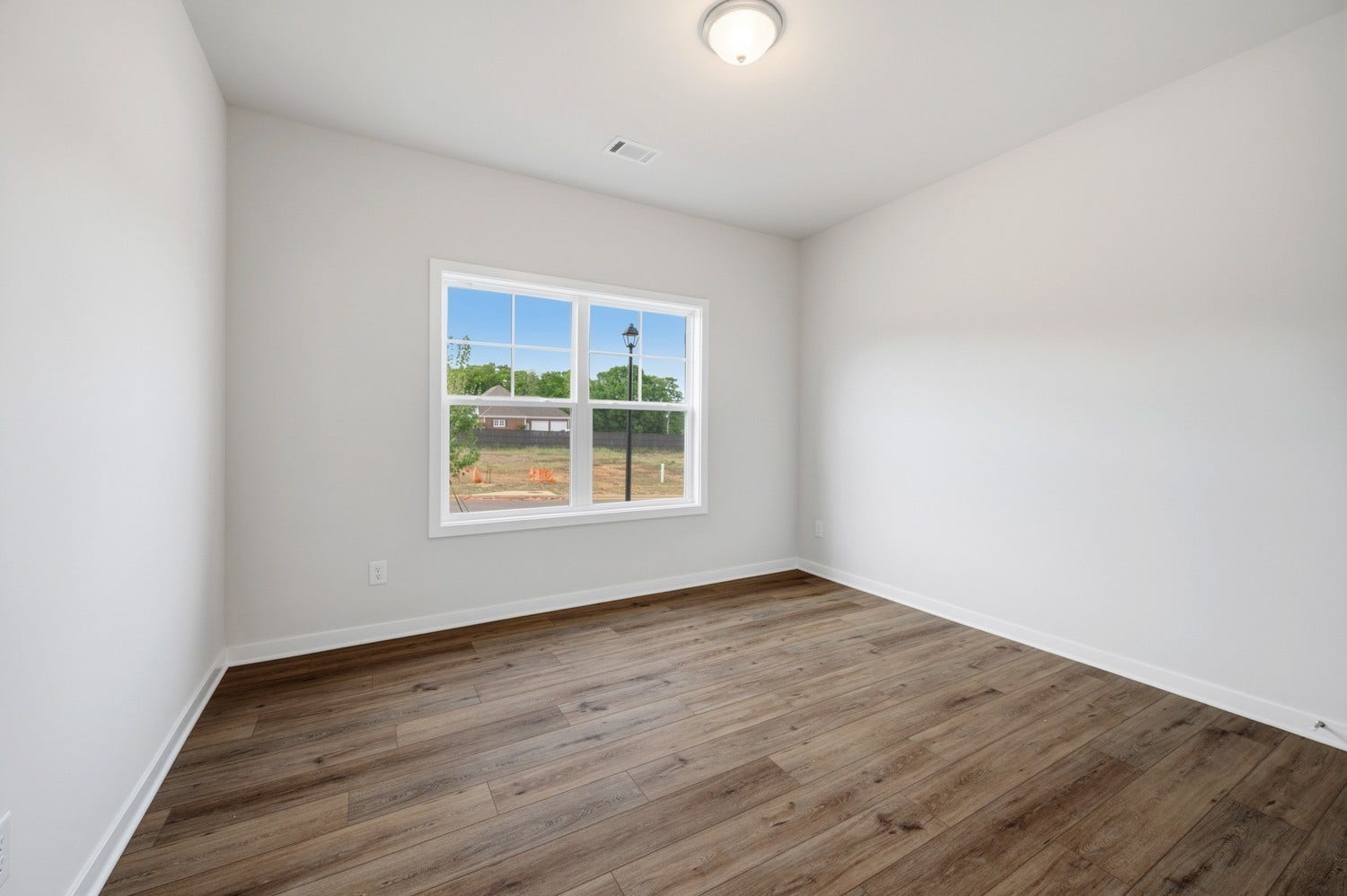 1829 Charlie Place, White House, TN 37188 ***Example of model home and selections/finishes will vary per home***