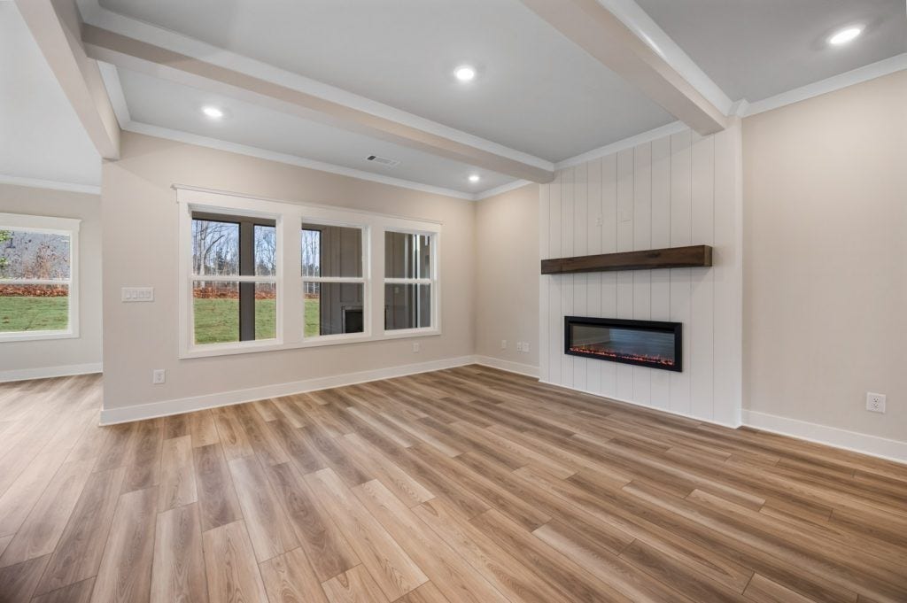 2417 Charlie Place, White House, TN 37188 **Photos are of model home and selections will vary at subject property**