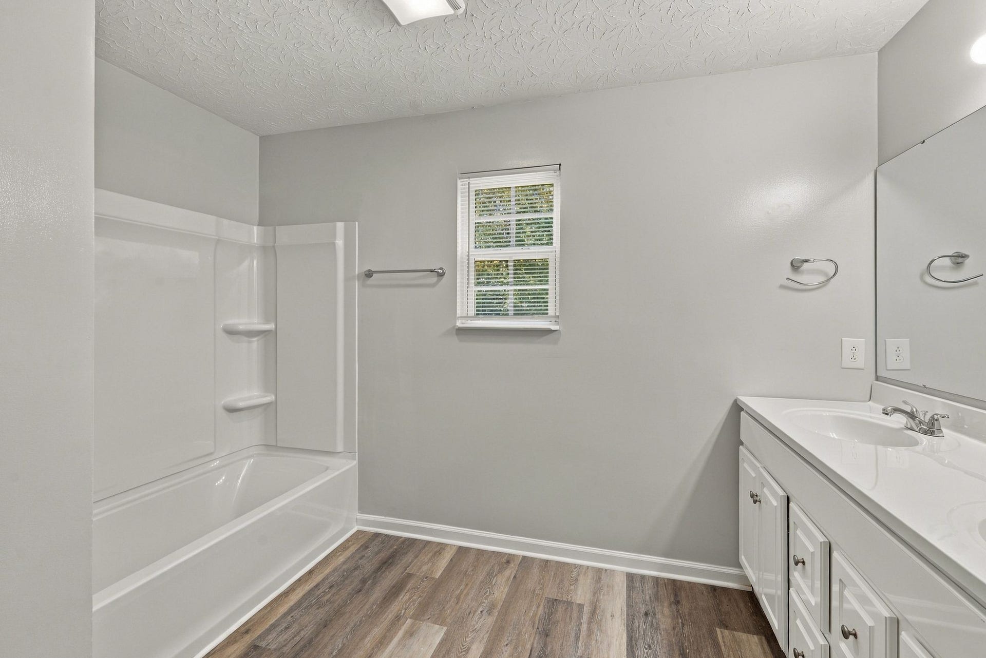 212 Graves Rd, Goodlettsville, TN 37072 212 Graves Rd, Goodlettsville, TN 37072