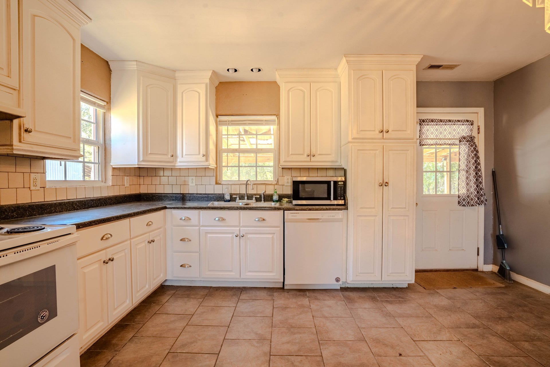 1286 David Patterson Rd, Lutts, TN 38471 1286 David Patterson Rd, Lutts, TN 38471