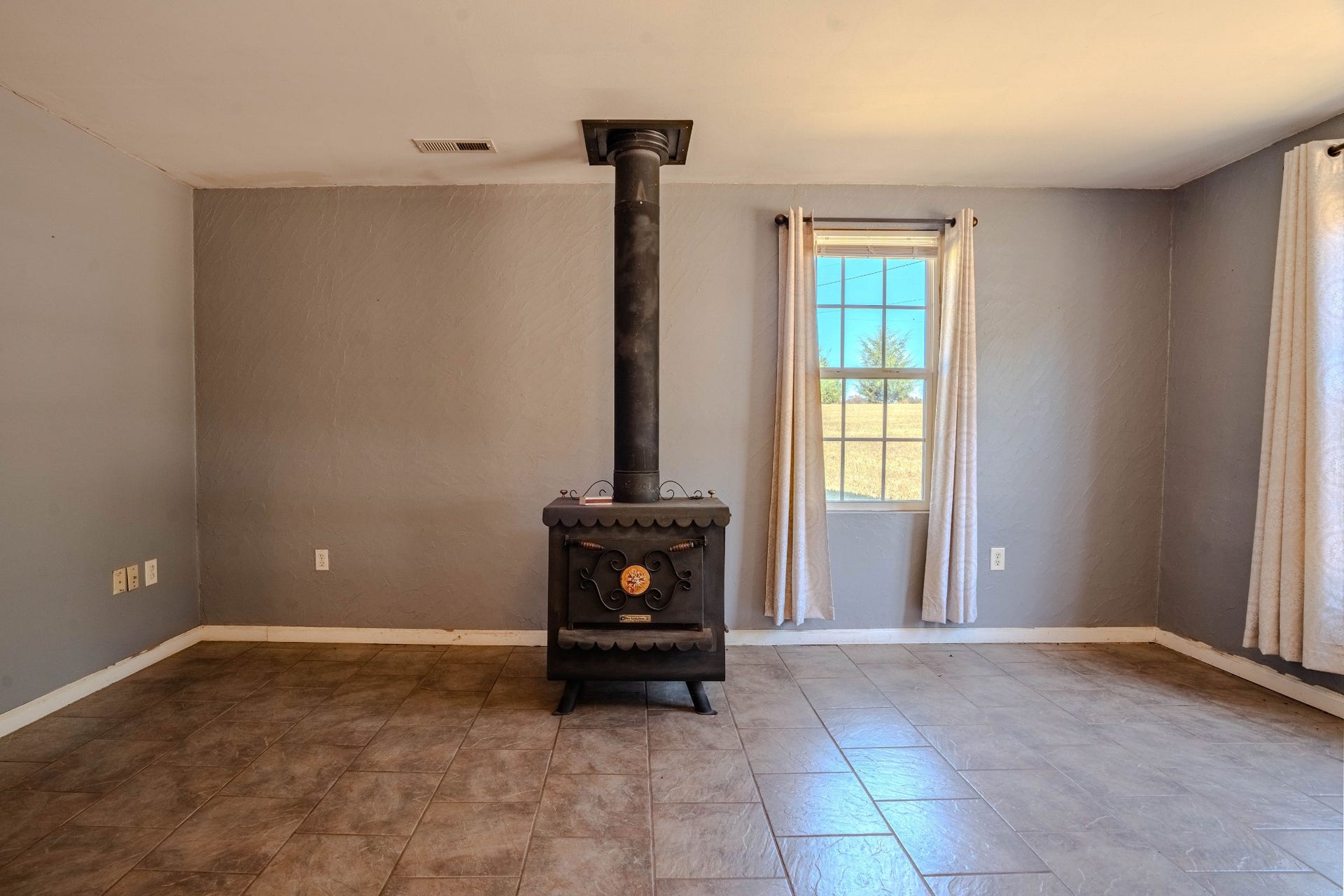 1286 David Patterson Rd, Lutts, TN 38471 1286 David Patterson Rd, Lutts, TN 38471