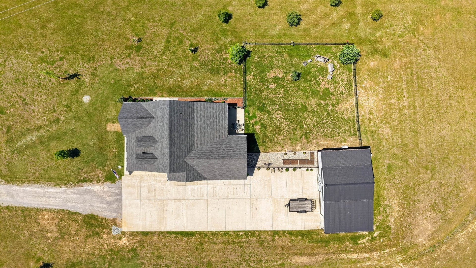 50 Lecornu Ln, Hartsville, TN 37074 50 Lecornu Ln, Hartsville, TN 37074