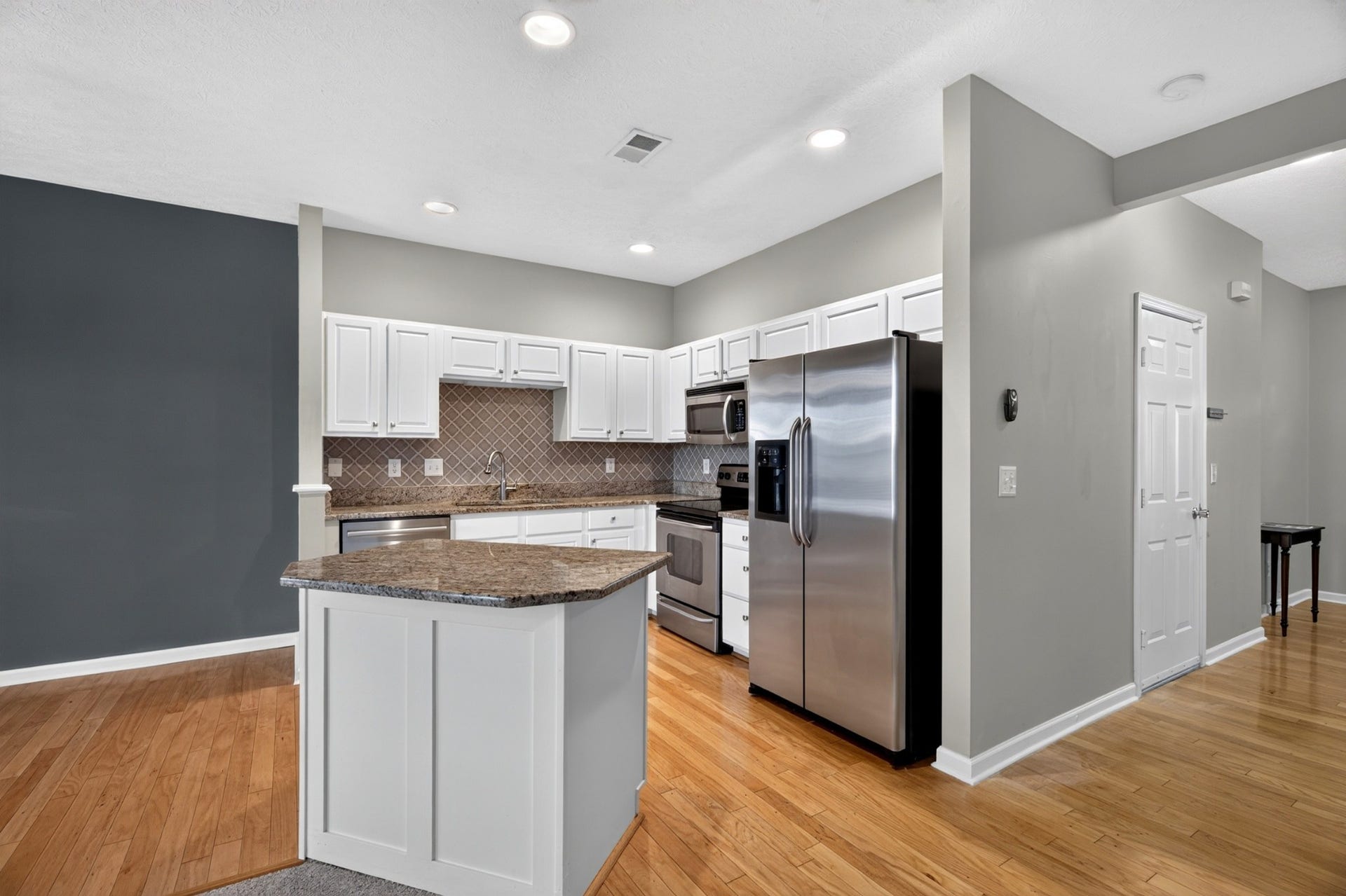 7277 Charlotte Pike, #214, Nashville, TN 37209 7277 Charlotte Pike, #214, Nashville, TN 37209