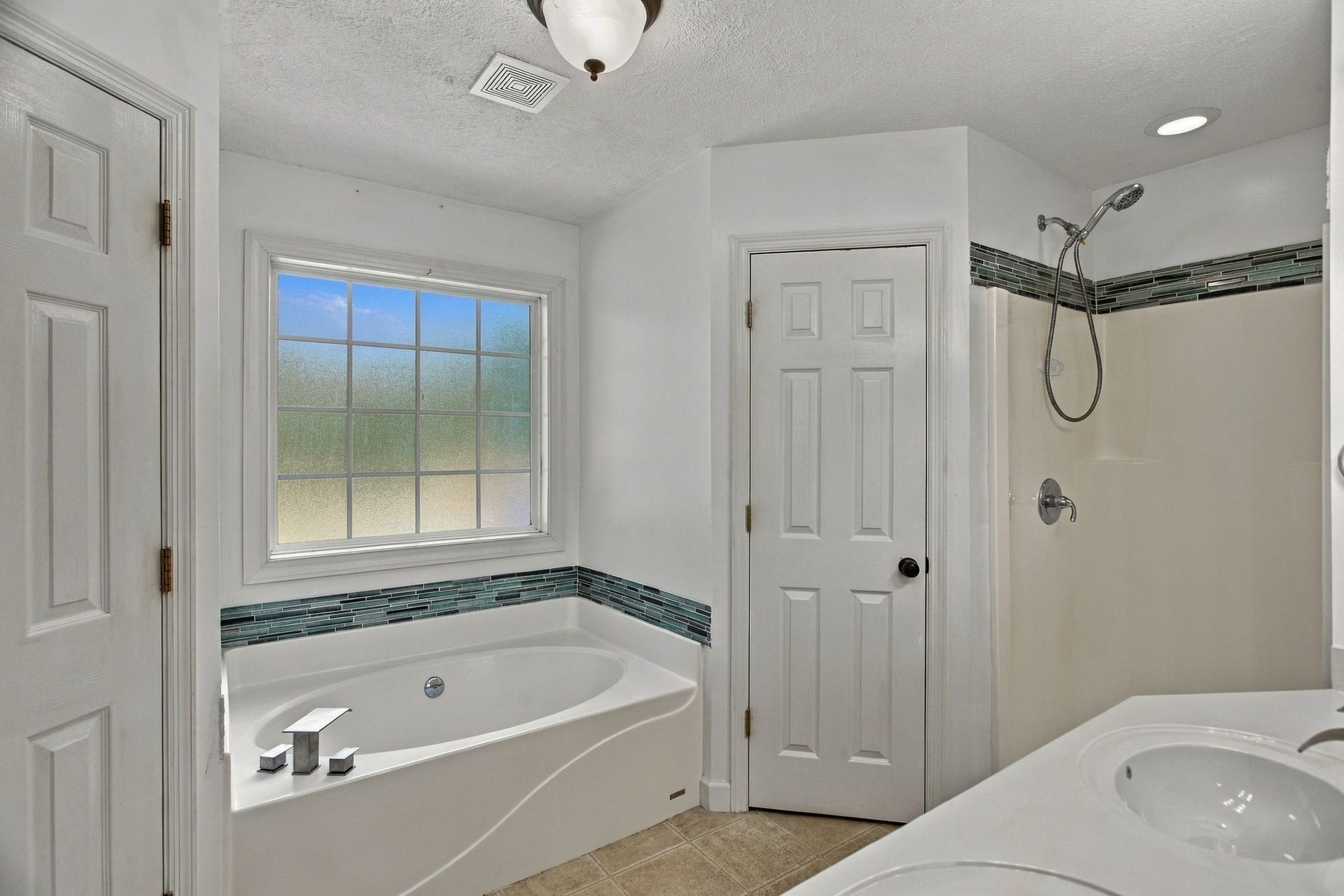 173 Mitchell St, Hohenwald, TN 38462 173 Mitchell St, Hohenwald, TN 38462