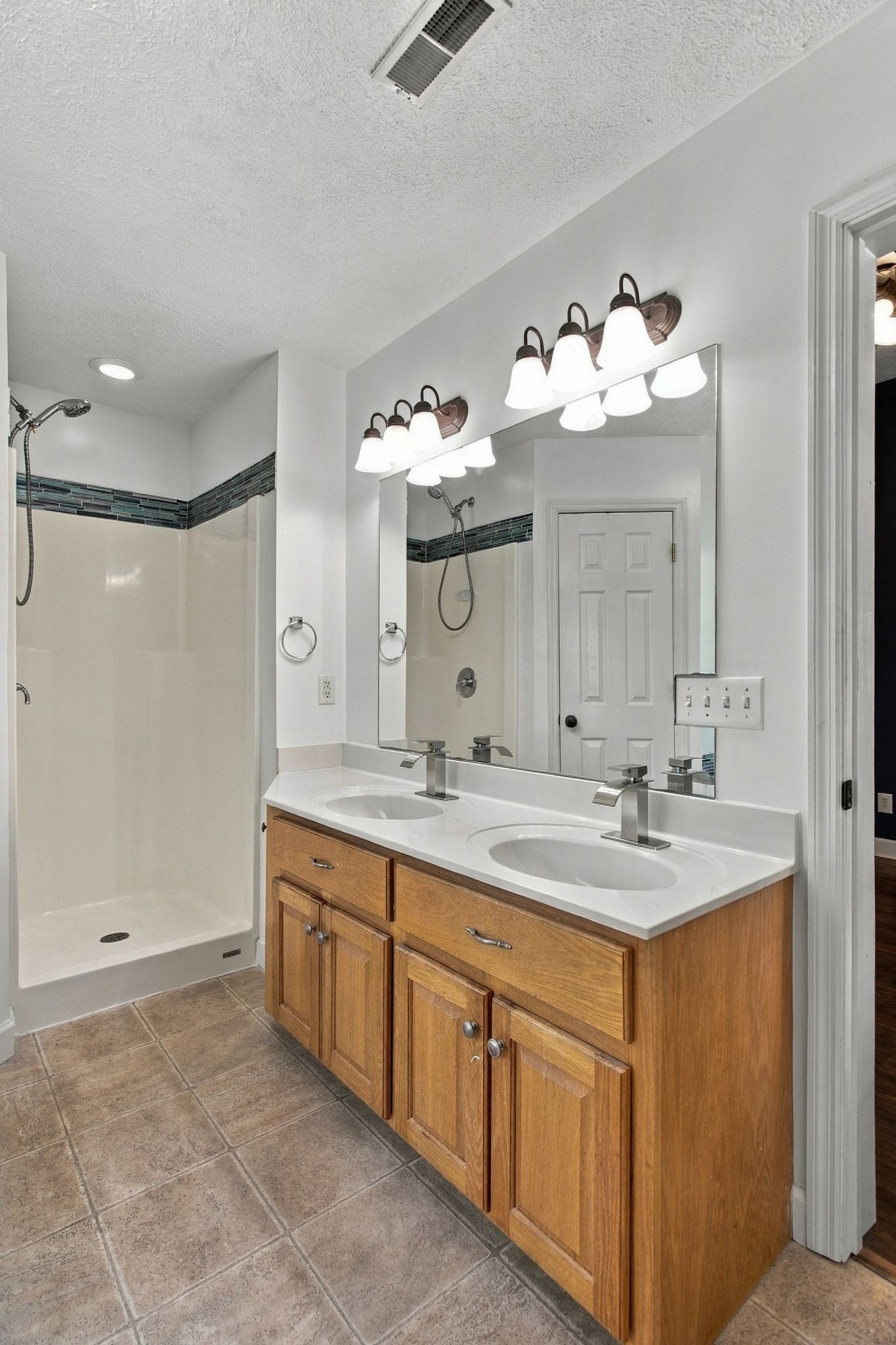 173 Mitchell St, Hohenwald, TN 38462 173 Mitchell St, Hohenwald, TN 38462