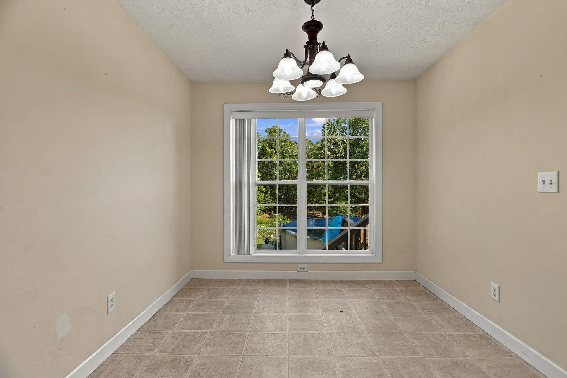 173 Mitchell St, Hohenwald, TN 38462 173 Mitchell St, Hohenwald, TN 38462