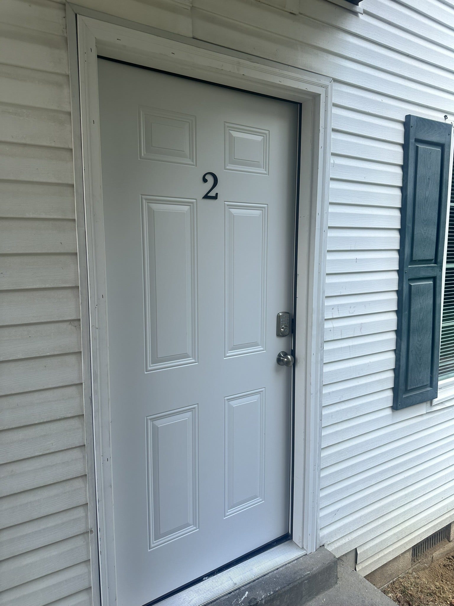1506 Batts Blvd, #5, Springfield, TN 37172 Welcome home to 1506 Batts Blvd., Unit 2. A brand new front door with secure combination lock.
