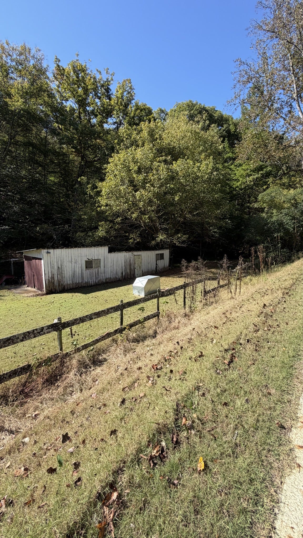 933 Weakley Creek Rd, Lawrenceburg, TN 38464 933 Weakley Creek Rd, Lawrenceburg, TN 38464