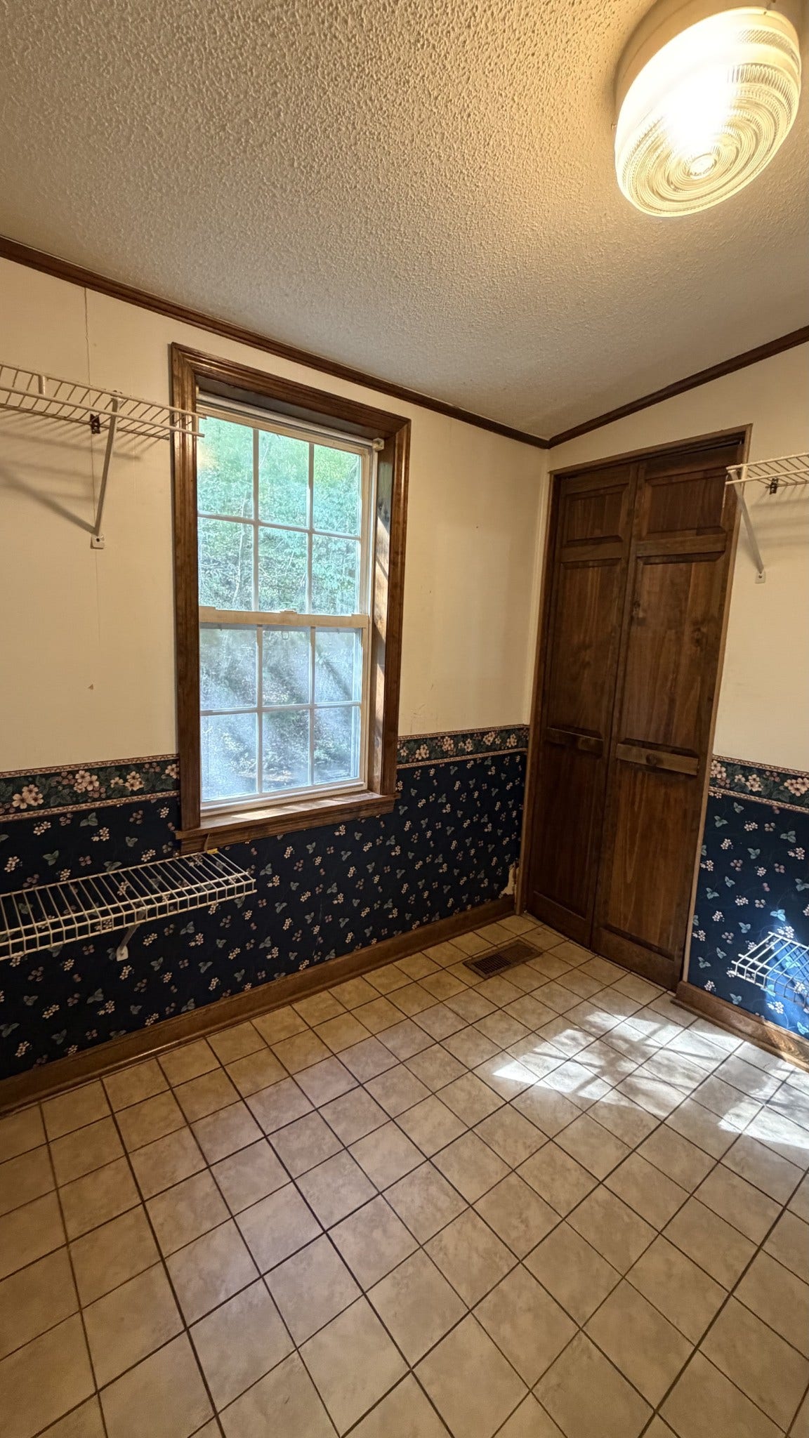 933 Weakley Creek Rd, Lawrenceburg, TN 38464 933 Weakley Creek Rd, Lawrenceburg, TN 38464