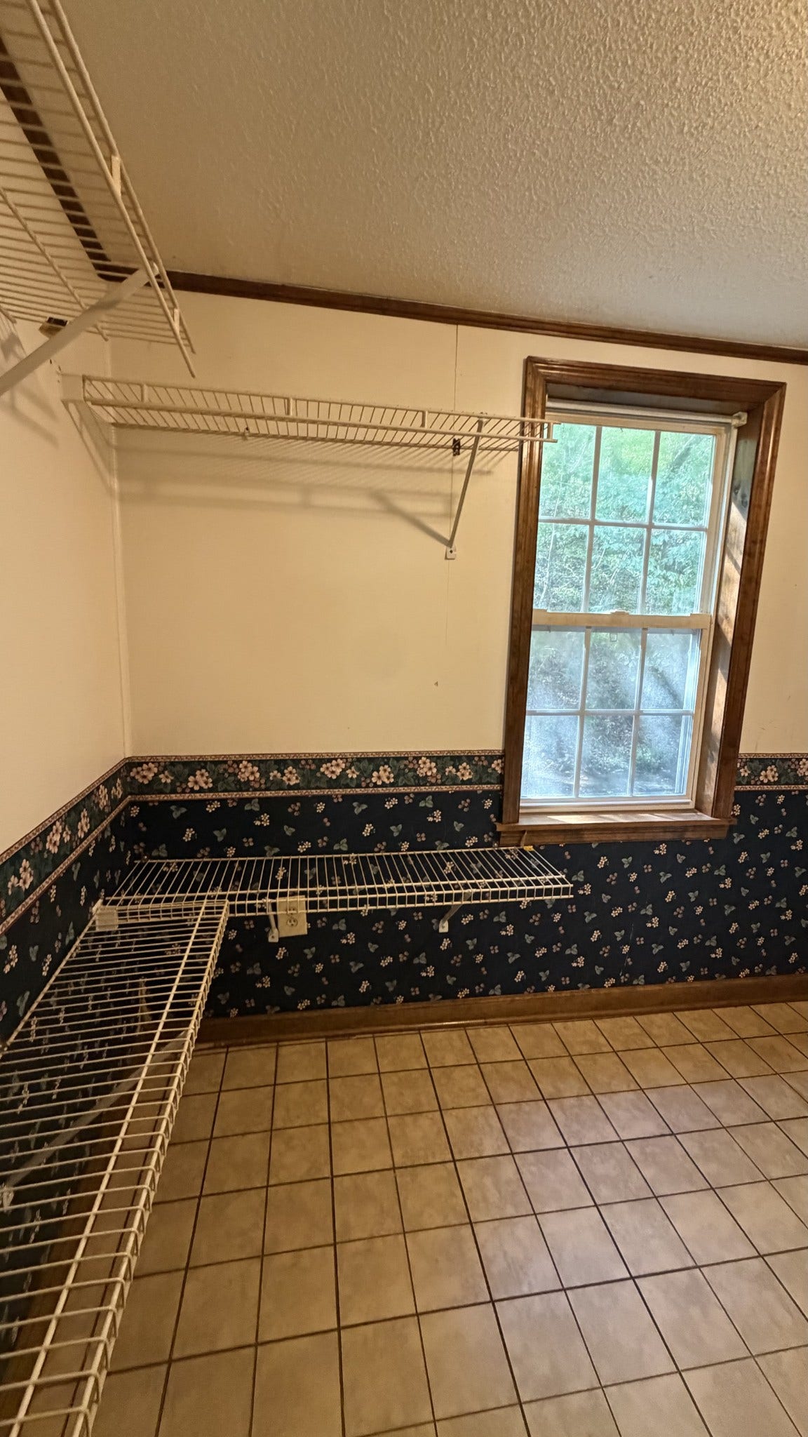 933 Weakley Creek Rd, Lawrenceburg, TN 38464 933 Weakley Creek Rd, Lawrenceburg, TN 38464