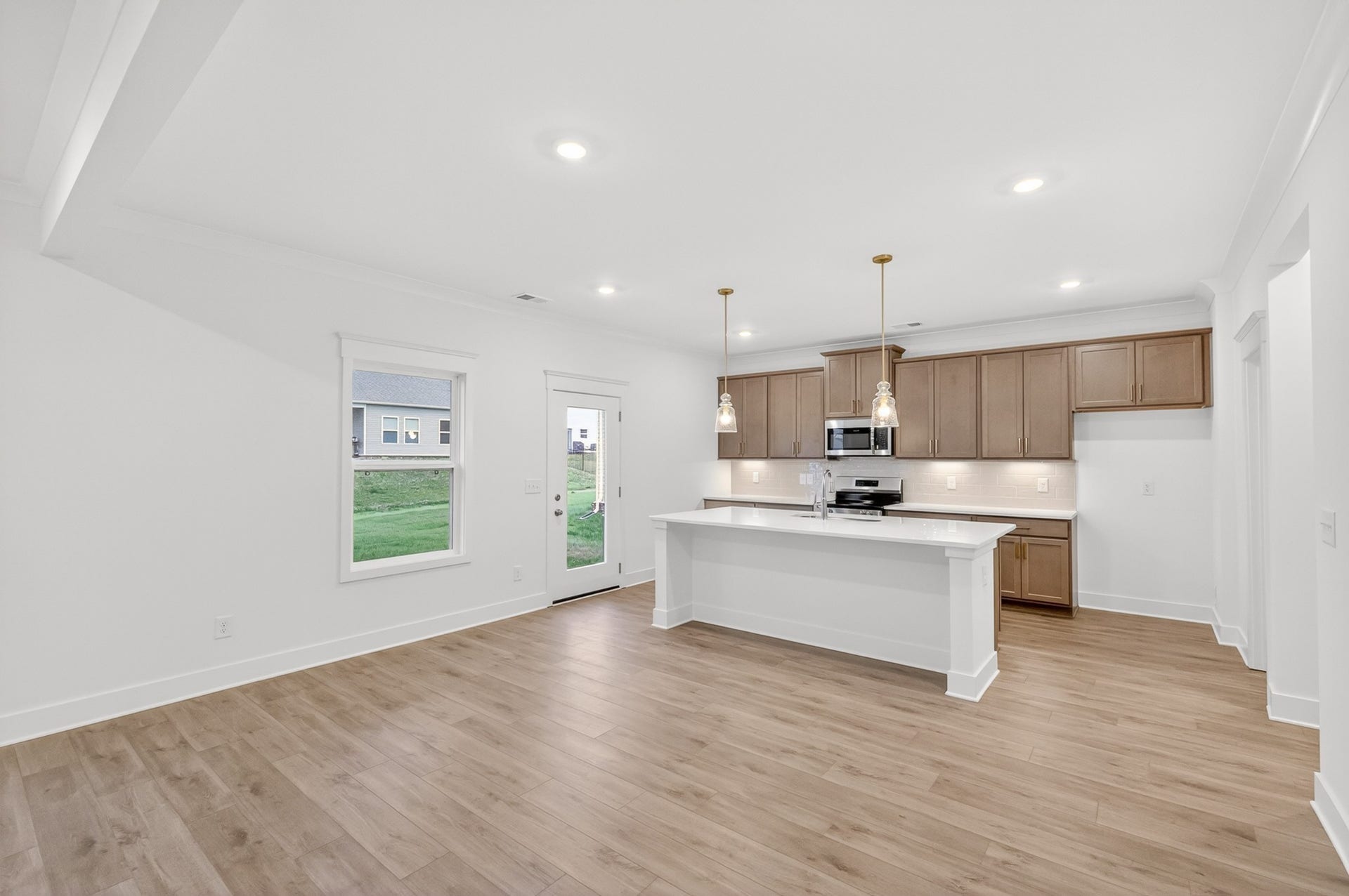 2561 Dandy Lane, White House, TN 37188 **Photos of model home and may not match subject property**