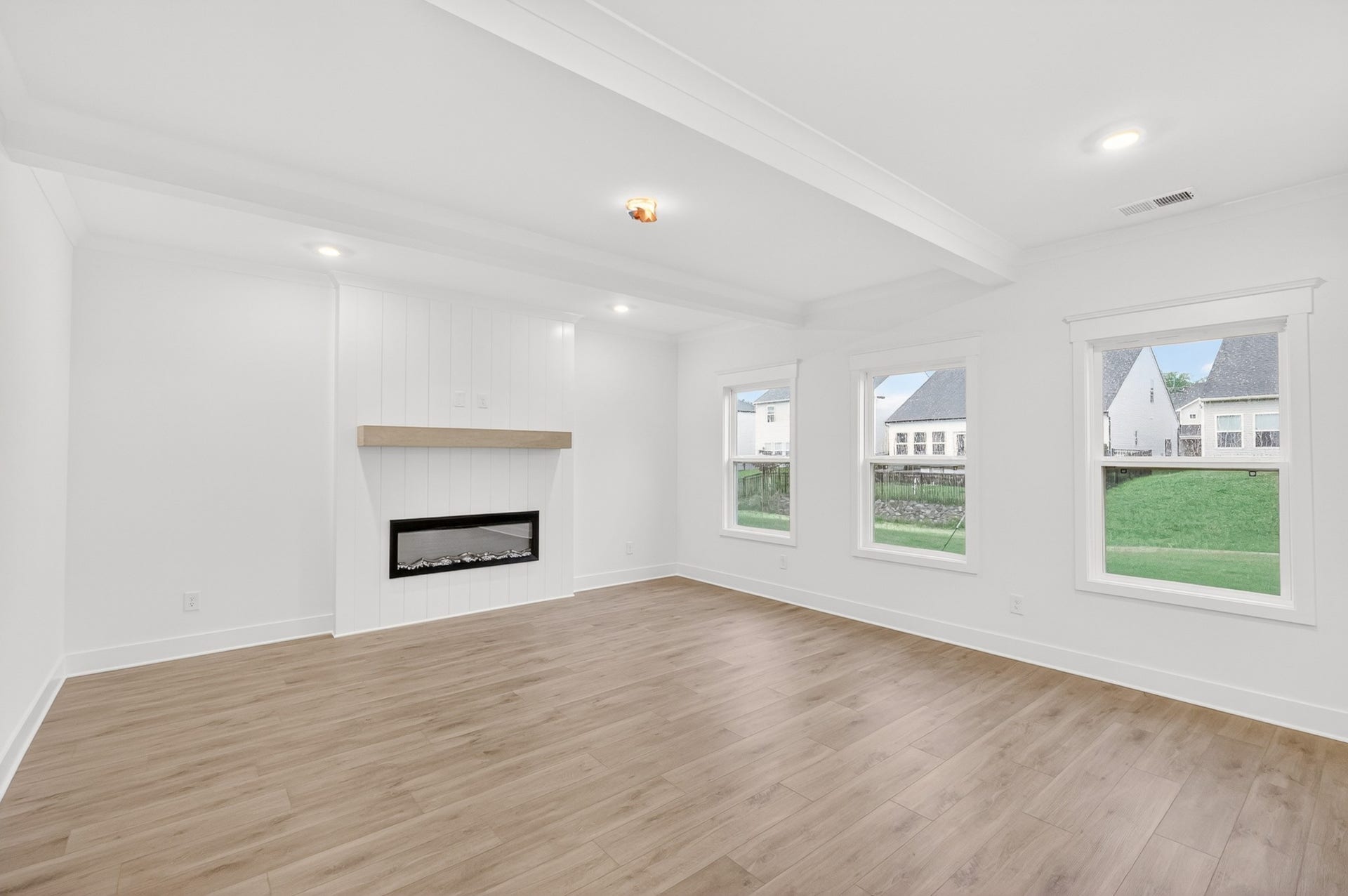 2561 Dandy Lane, White House, TN 37188 **Photos of model home and may not match subject property**