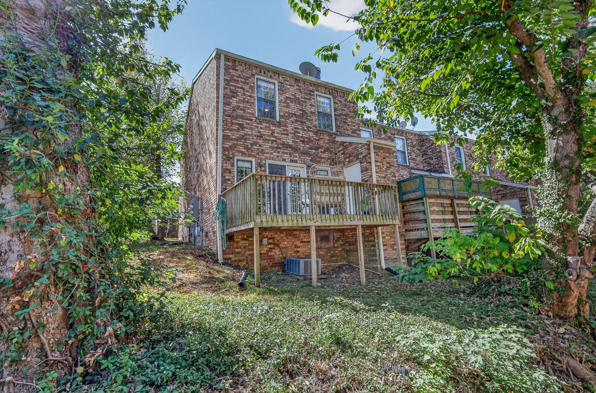 135 Matthew Ln, Nashville, TN 37215