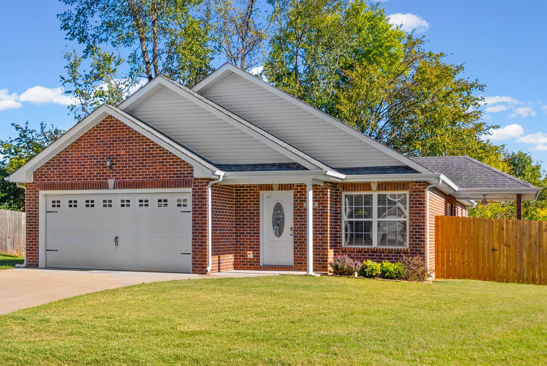 1027 Hendricks Court, Clarksville, TN 37040 1027 Hendricks Court, Clarksville, TN 37040