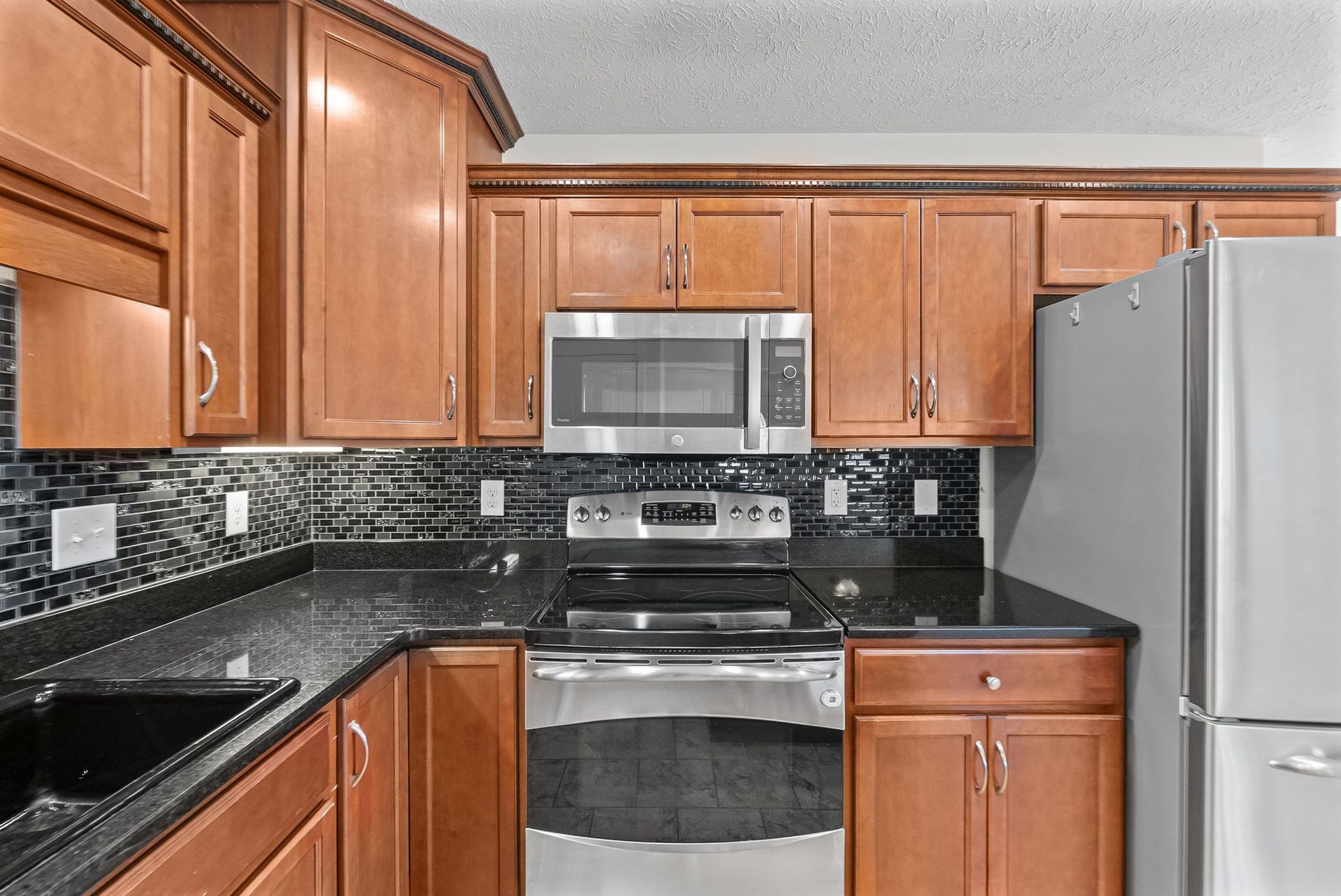 1027 Hendricks Court, Clarksville, TN 37040 1027 Hendricks Court, Clarksville, TN 37040