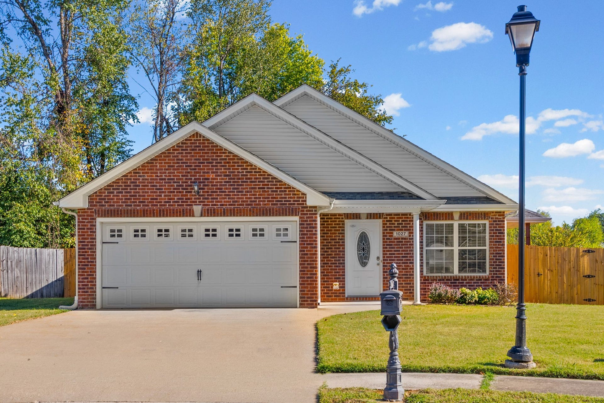 1027 Hendricks Court, Clarksville, TN 37040 1027 Hendricks Court, Clarksville, TN 37040
