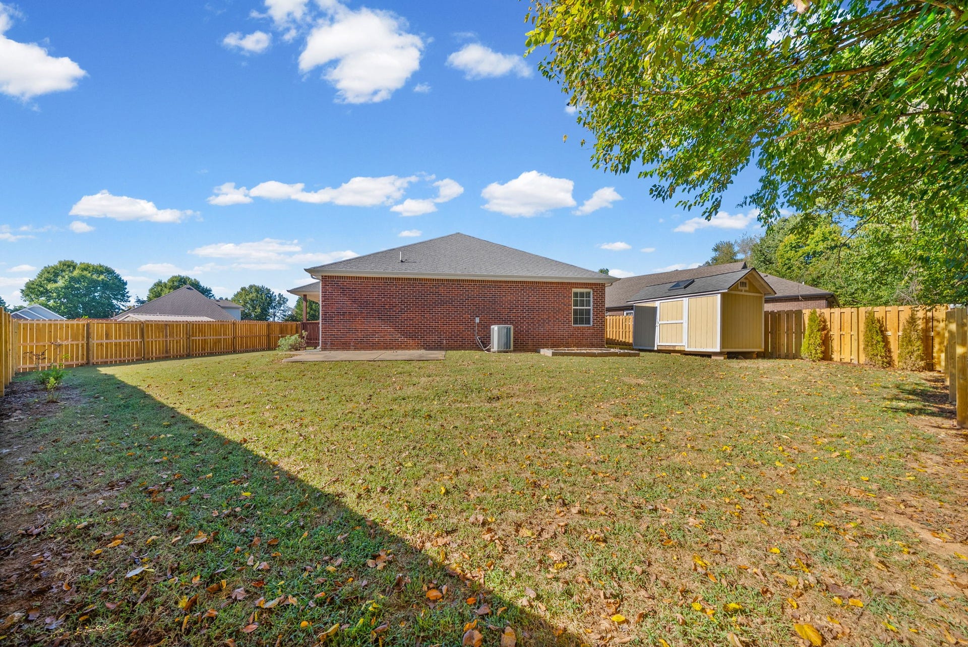 1027 Hendricks Court, Clarksville, TN 37040 1027 Hendricks Court, Clarksville, TN 37040