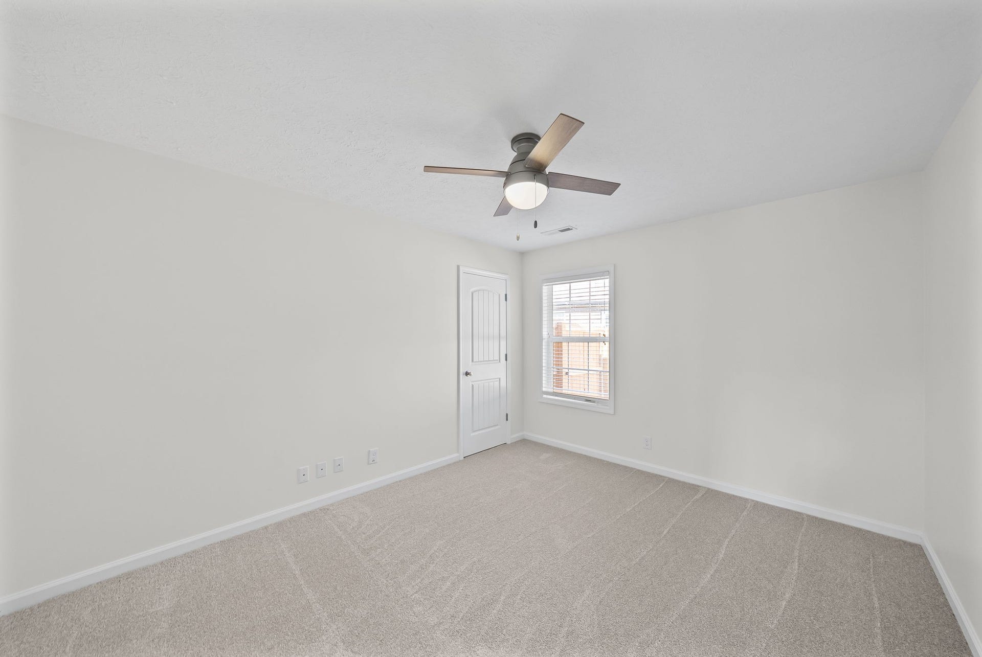 1027 Hendricks Court, Clarksville, TN 37040 1027 Hendricks Court, Clarksville, TN 37040