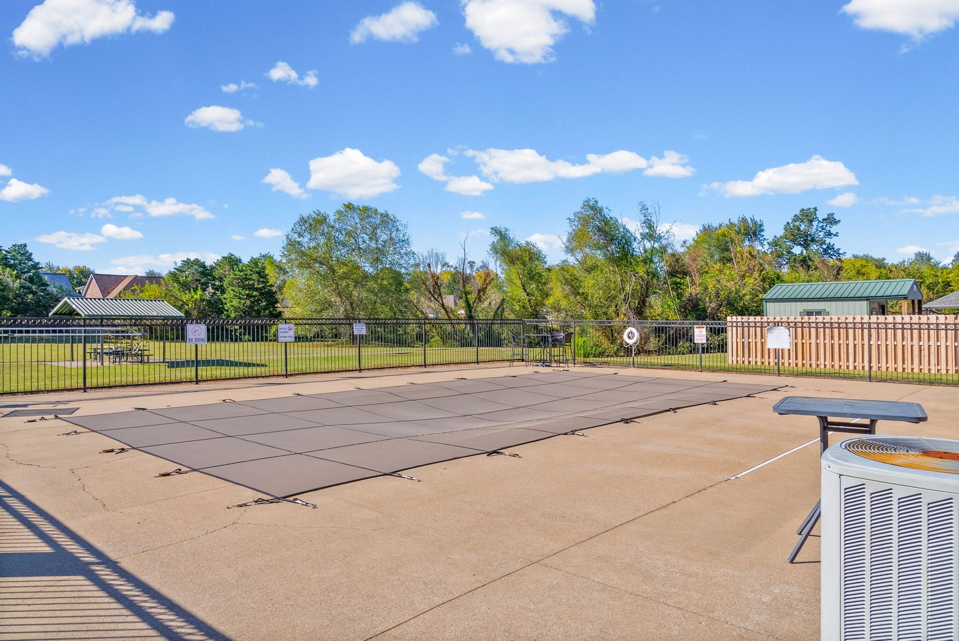 1027 Hendricks Court, Clarksville, TN 37040 1027 Hendricks Court, Clarksville, TN 37040