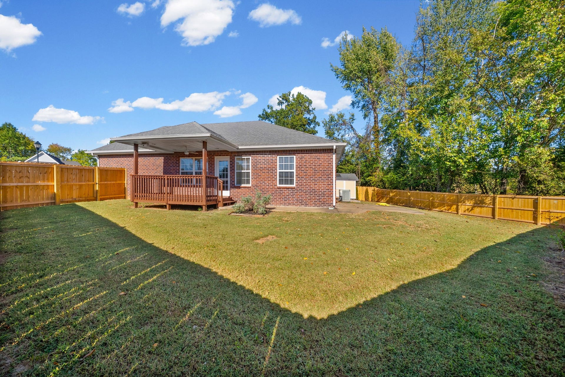 1027 Hendricks Court, Clarksville, TN 37040 1027 Hendricks Court, Clarksville, TN 37040