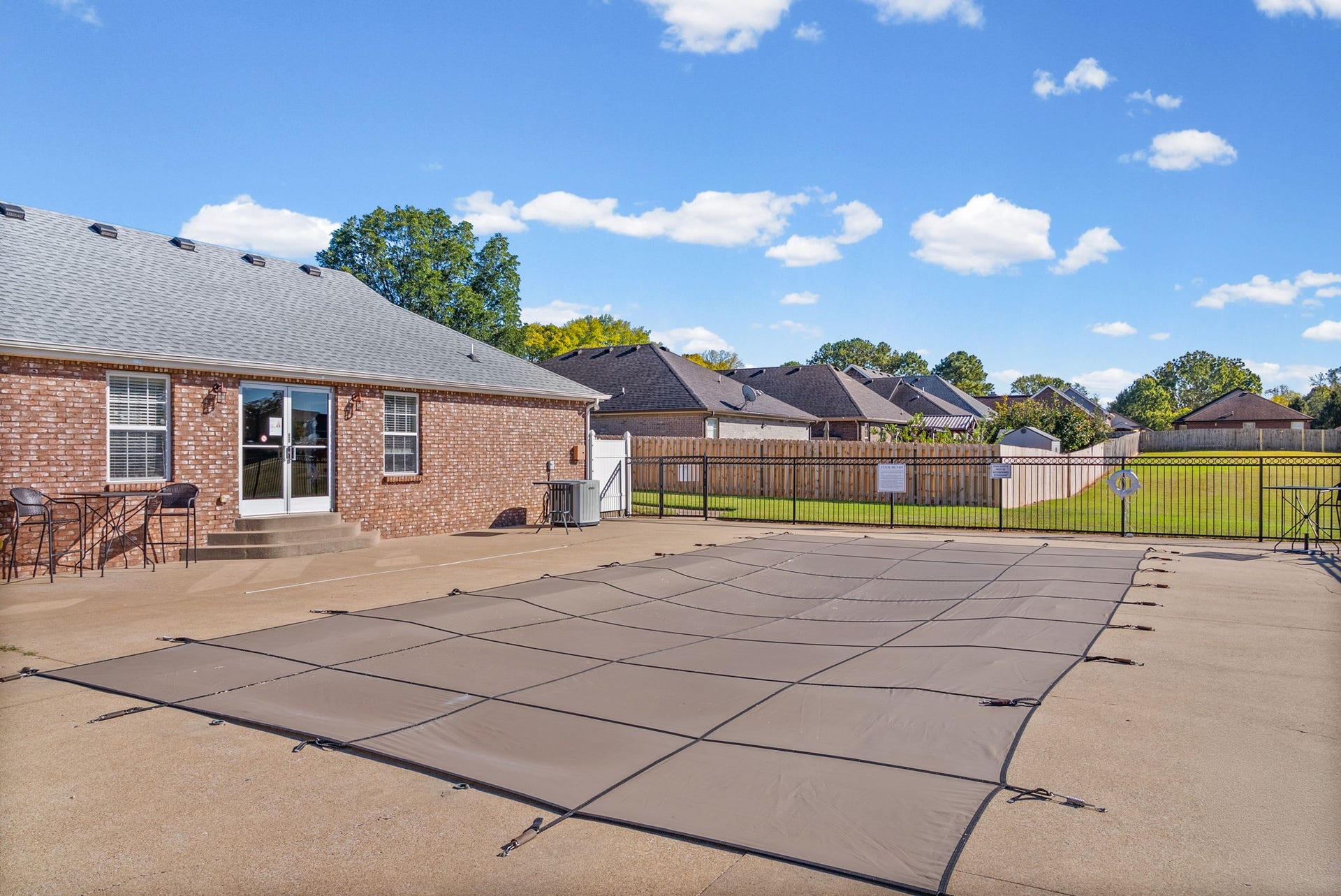 1027 Hendricks Court, Clarksville, TN 37040 1027 Hendricks Court, Clarksville, TN 37040