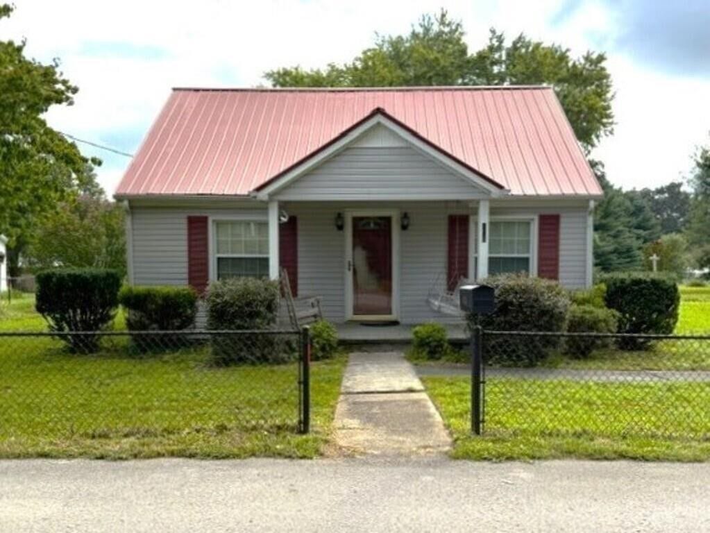 406 4th Ave S, Baxter, TN 38544 406 4th Ave S, Baxter, TN 38544