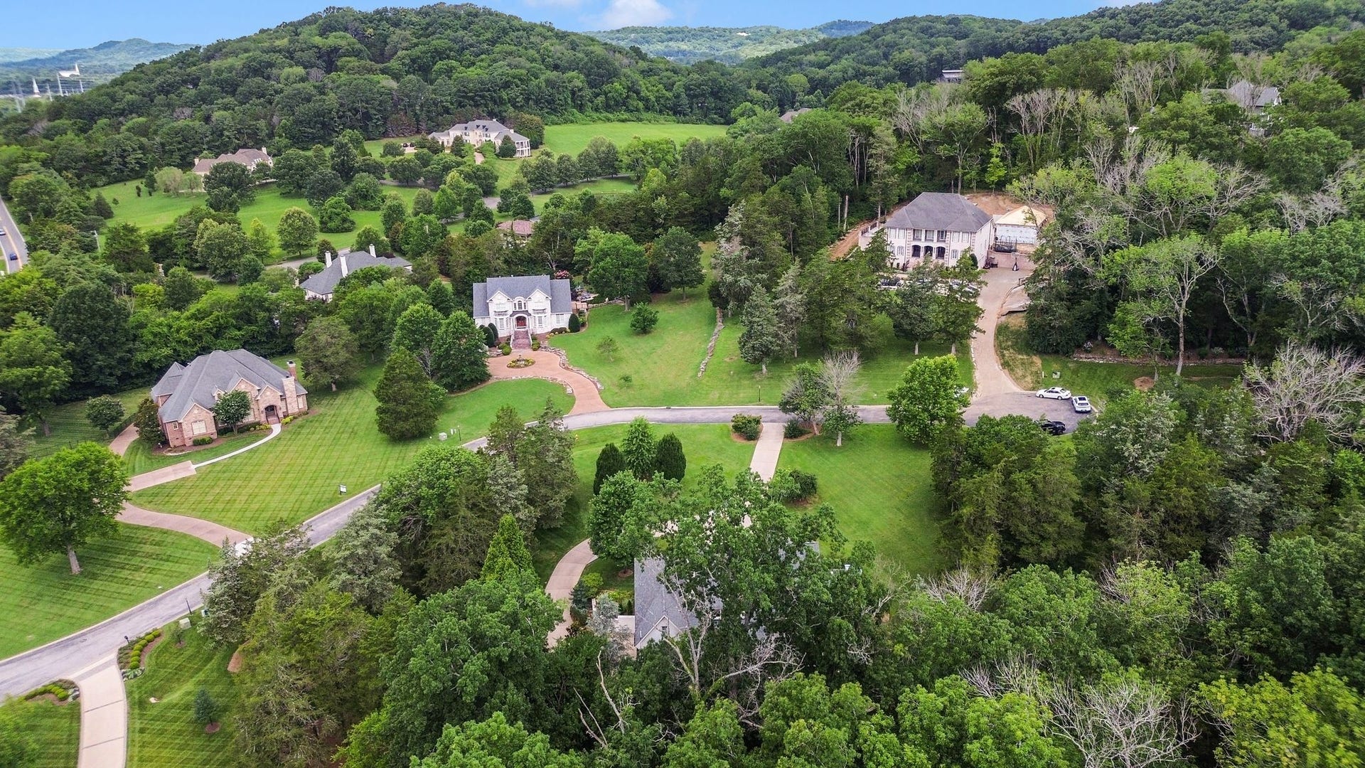 110 Balleroy Dr, Brentwood, TN 37027 110 Balleroy Dr, Brentwood, TN 37027