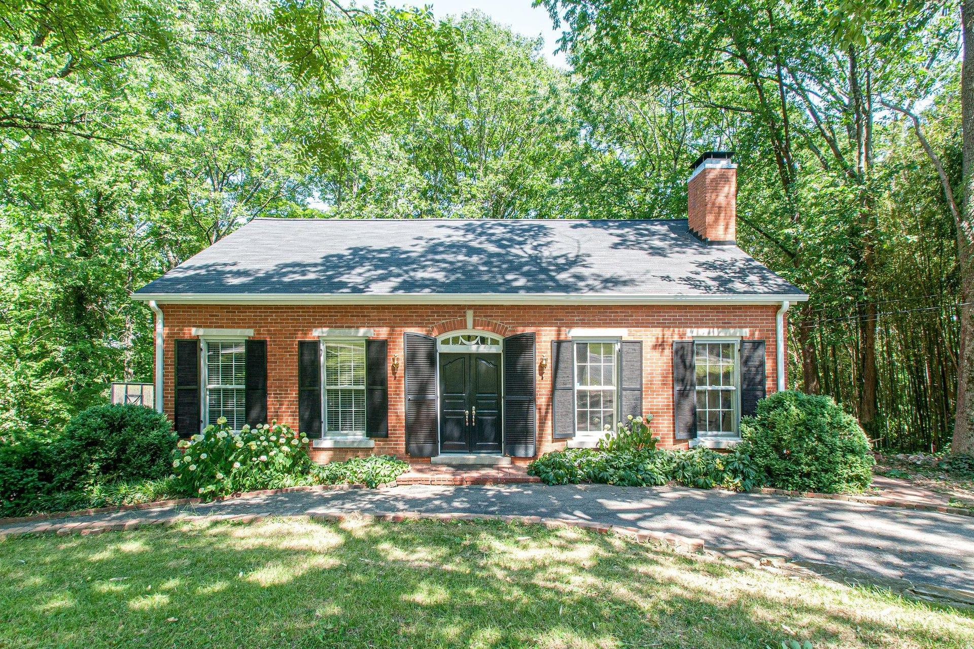 916 Rodney Dr, Nashville, TN 37205 916 Rodney Dr, Nashville, TN 37205