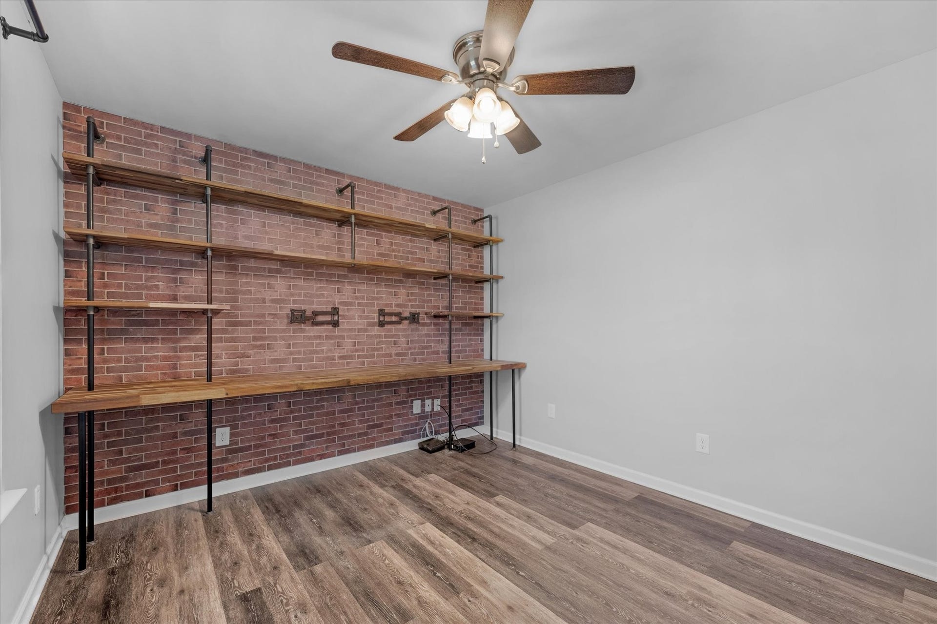 464 Edgewood St, Alexandria, TN 37012